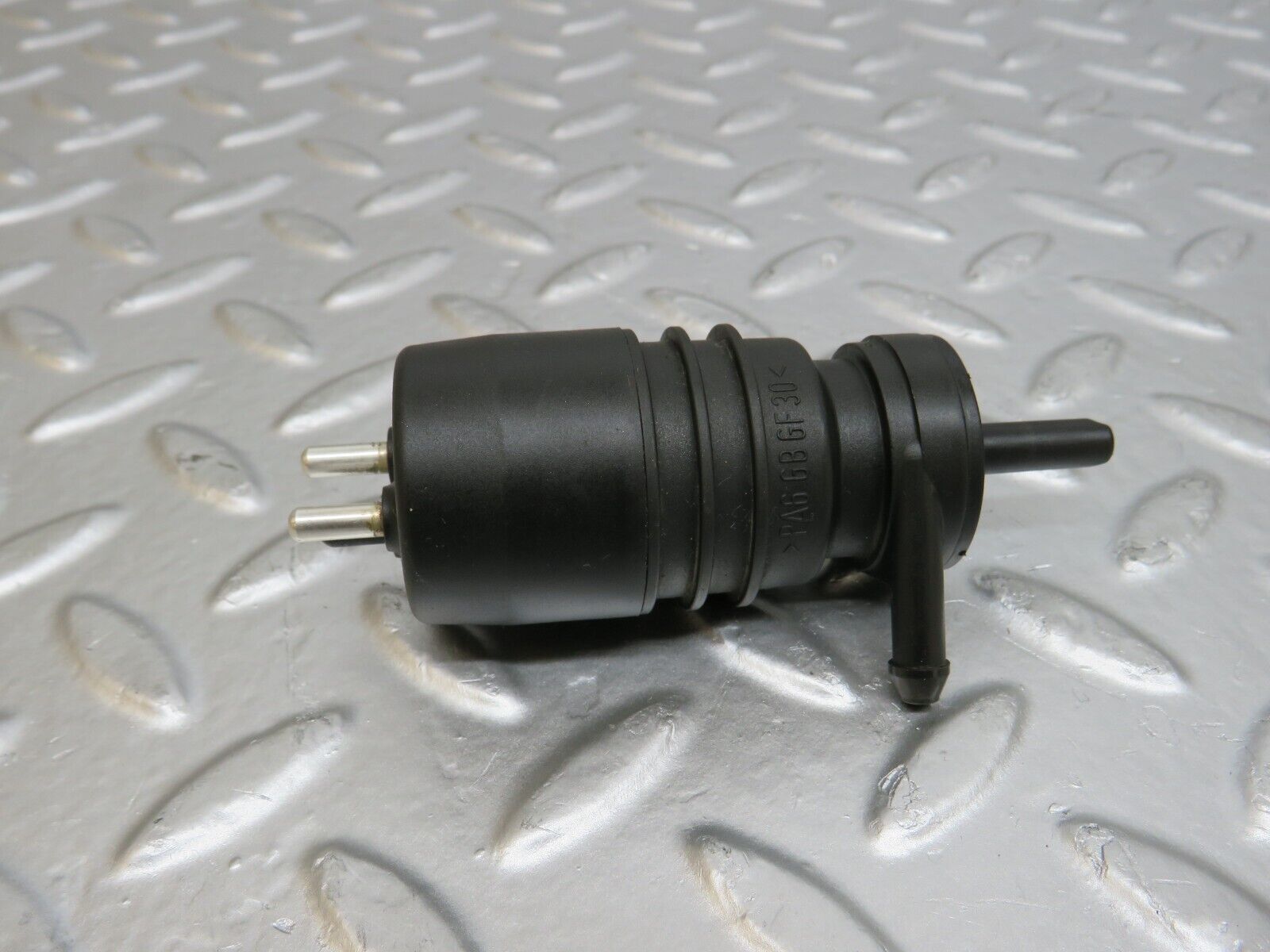 25451 Mercedes-Benz W123 200 Windscreen Washer Pump