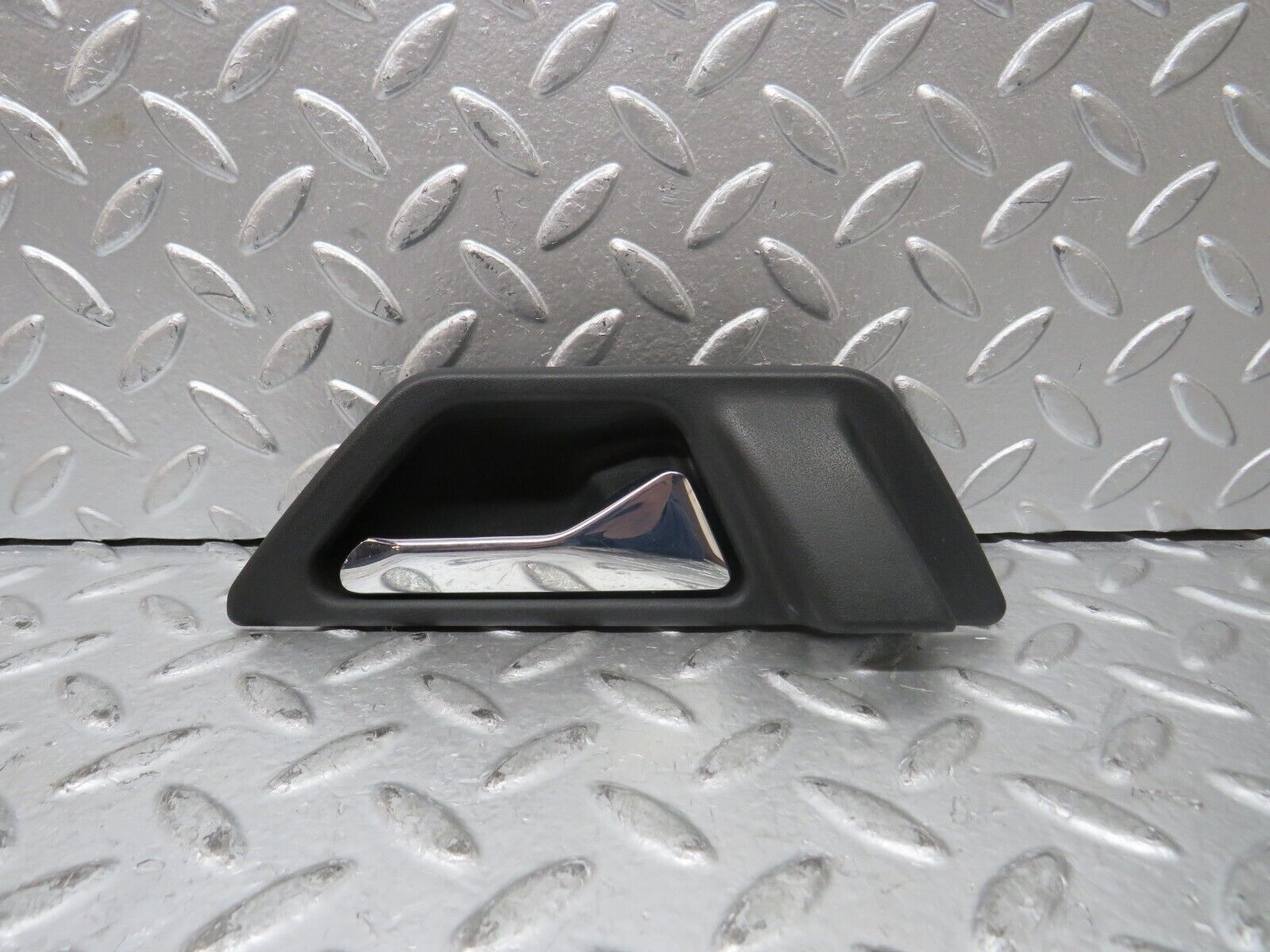 27514 Mercedes-Benz S124 300TE Front Right Interior Door Handle 1247600261