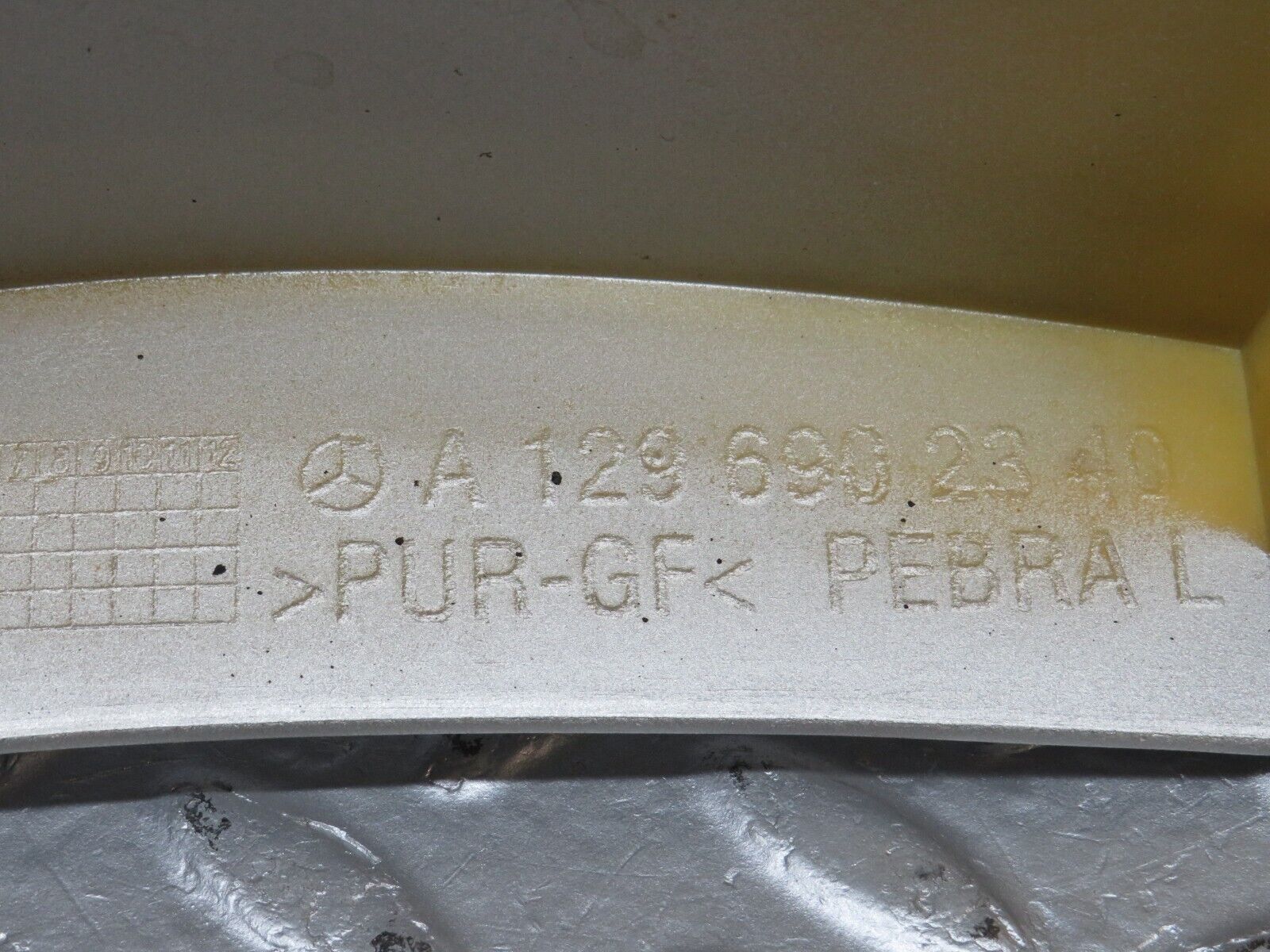 39684 Mercedes-Benz R129 320SL Coupe Rear Left Lower Moulding Trim 1296902340