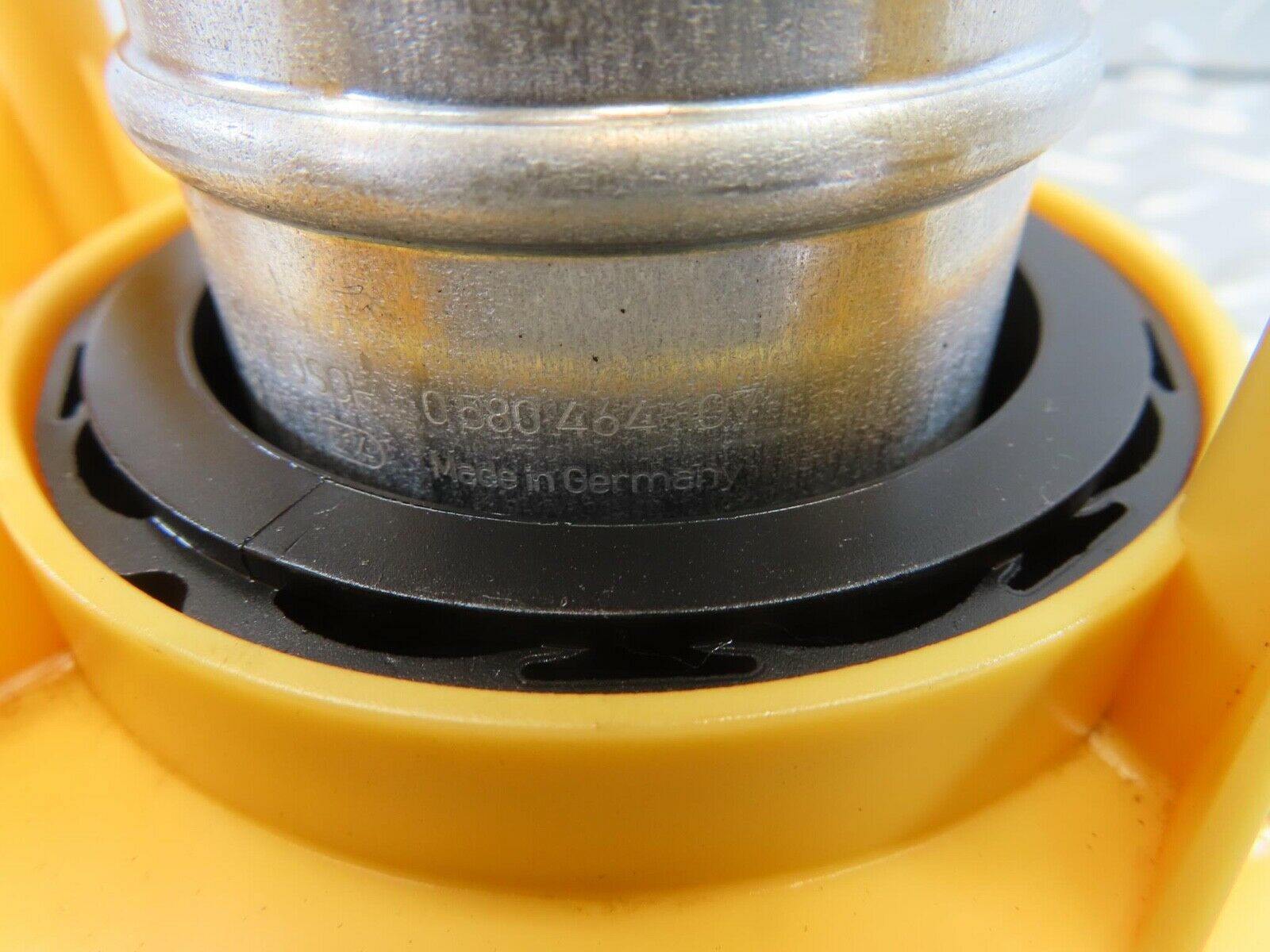 11250 Mercedes-Benz W221 S320 Fuel Pump Bosch 0580464107