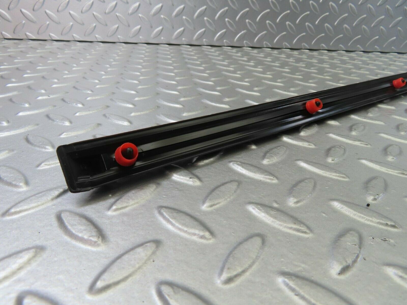 10249 Mercedes-Benz W123 Rear Left Door Centre Moulding Trim