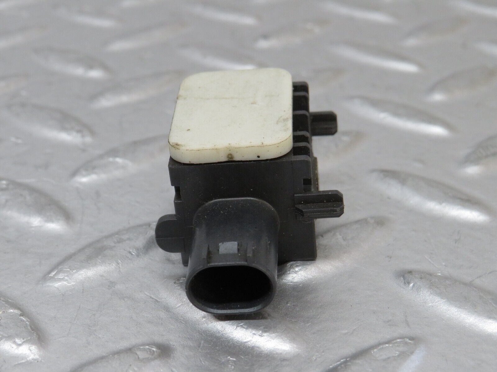 35128 Mercedes-Benz W221 Side Crash Sensor 0038202926