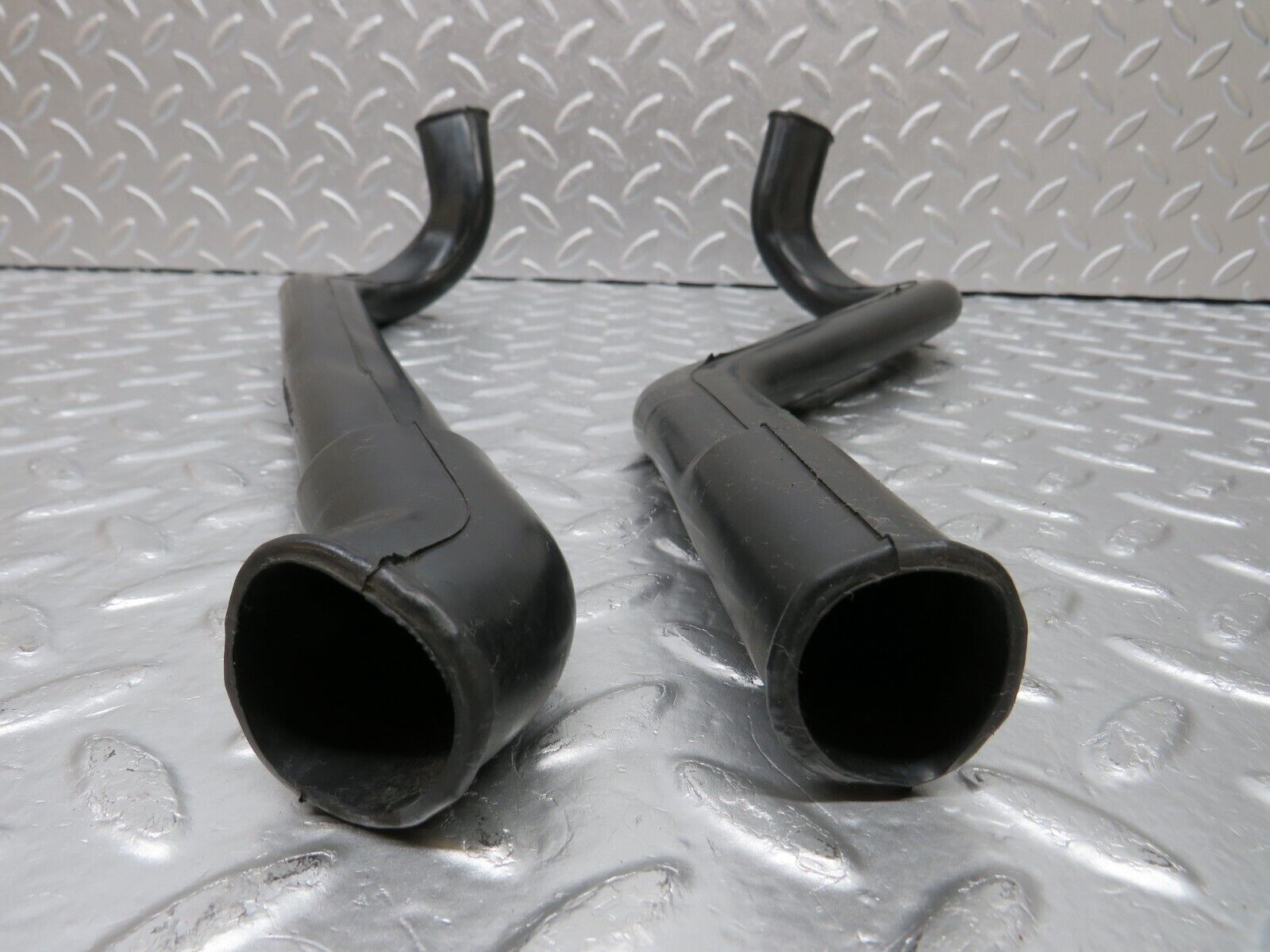 34086 Mercedes-Benz W124 260E Water Drain Hose Pair 1246280194 1246280394