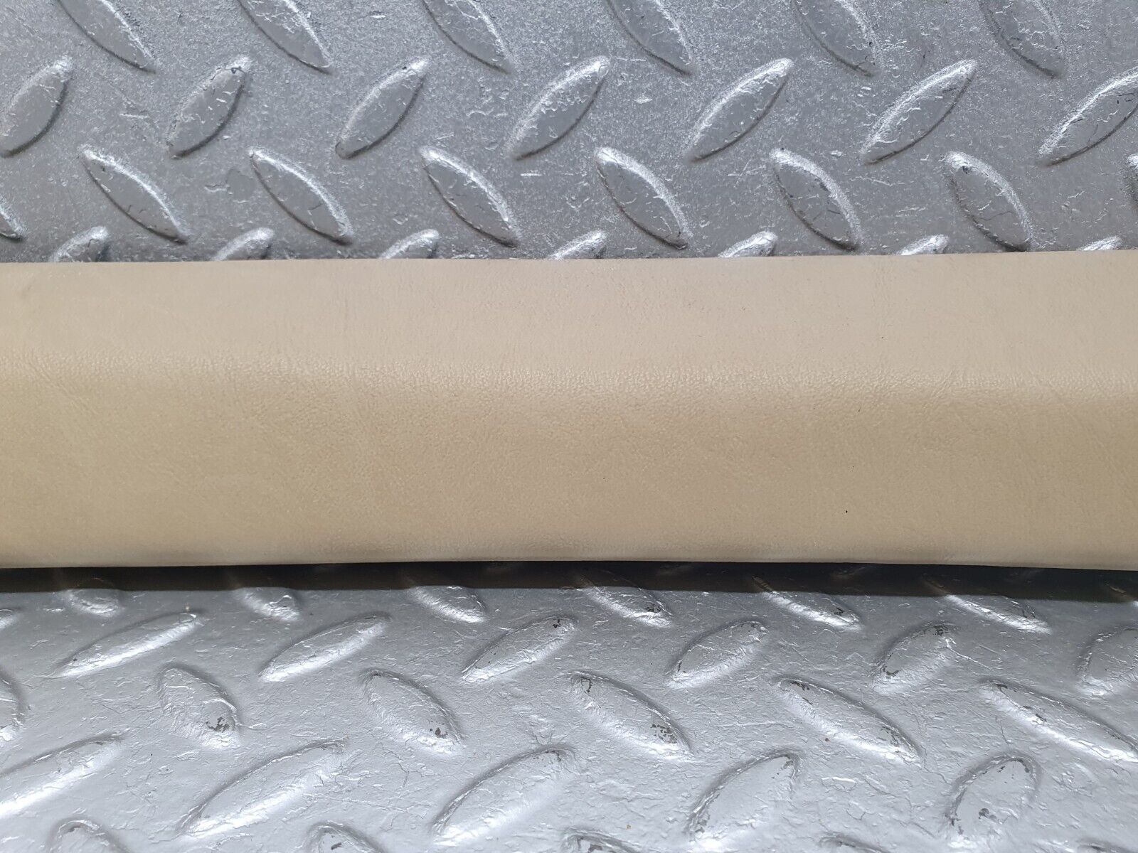 40927 Mercedes-Benz W126 300SE A Pillar Cover Left Side Beige