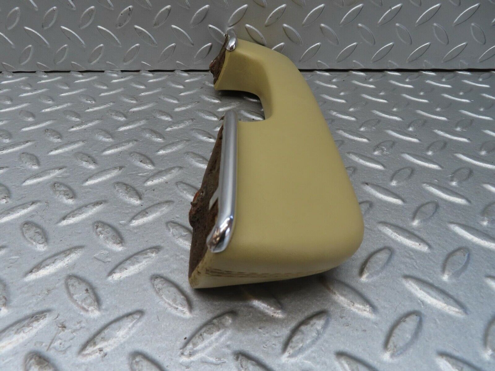 13454 Mercedes-Benz W123 200 Interior Door Handle Rear Left Cream 1239701901