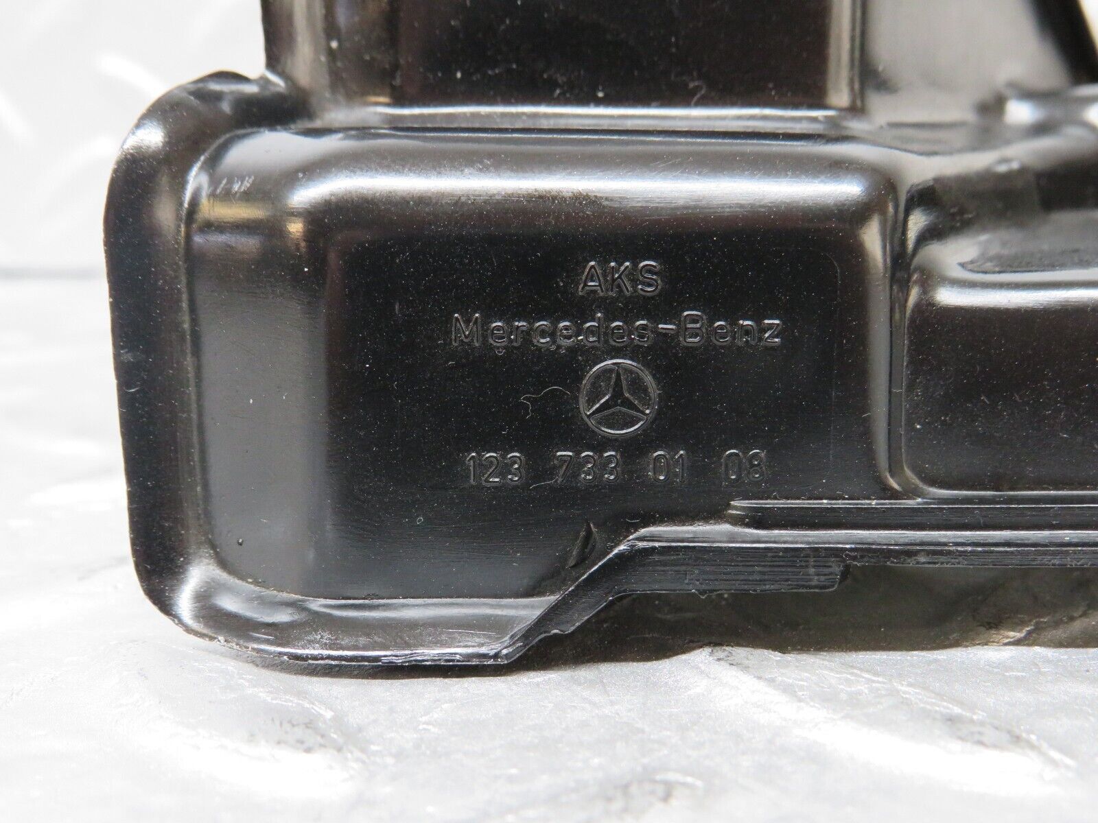 36044 Mercedes-Benz W126 420SE Rear Left Door Lock Mechanism 1237330108