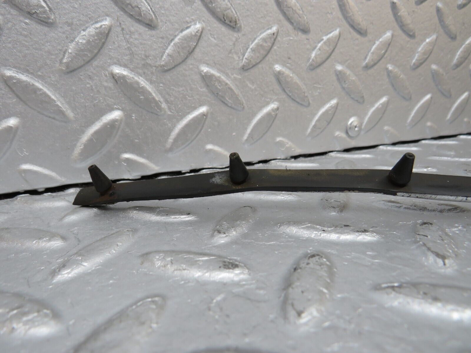 39694 Mercedes-Benz R129 320SL Coupe Right Headlight Lower Trim 1298260677 1298260877