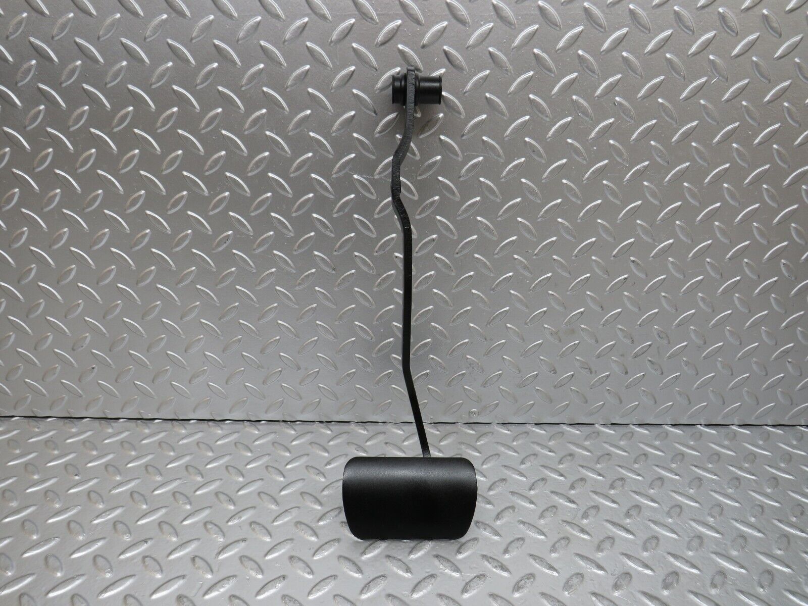 27913 Mercedes-Benz W123 280E Brake Pedal