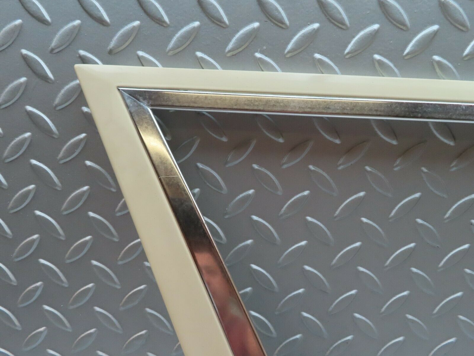 4025 Mercedes-Benz S123 200T Wagon Window Frame Rear Left