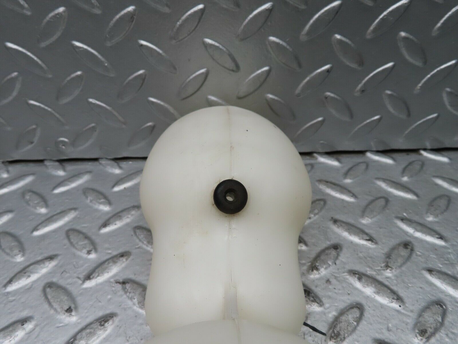 21454 Mercedes-Benz W126 300SE Vacuum Reservoir Tank