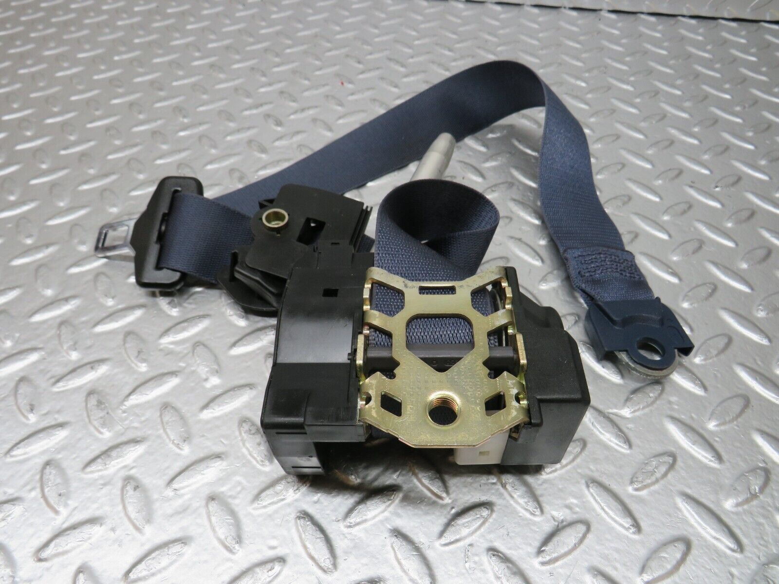 25074 Mercedes-Benz W140 S320 Front Left Seat Belt Blue 2018680222