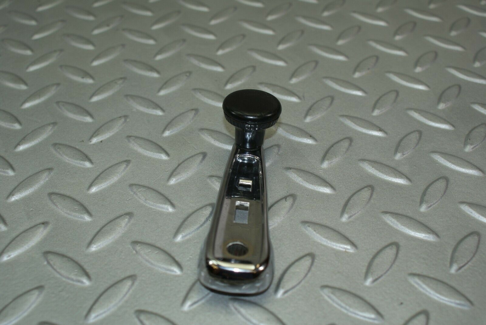 3193 Mercedes-Benz W115 220D Window Lifter Crank Handle