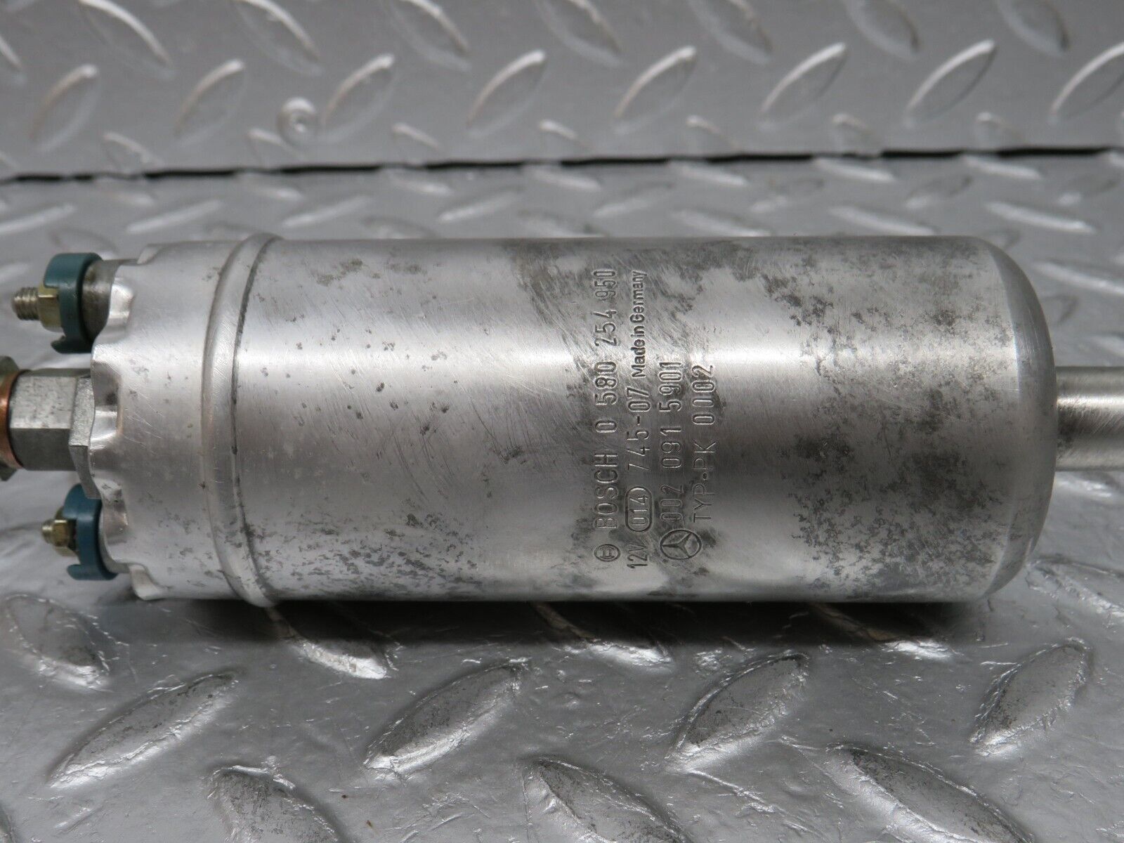 32492 Mercedes-Benz S124 300TE Wagon Fuel Pump Bosch 0020915901 0580254950