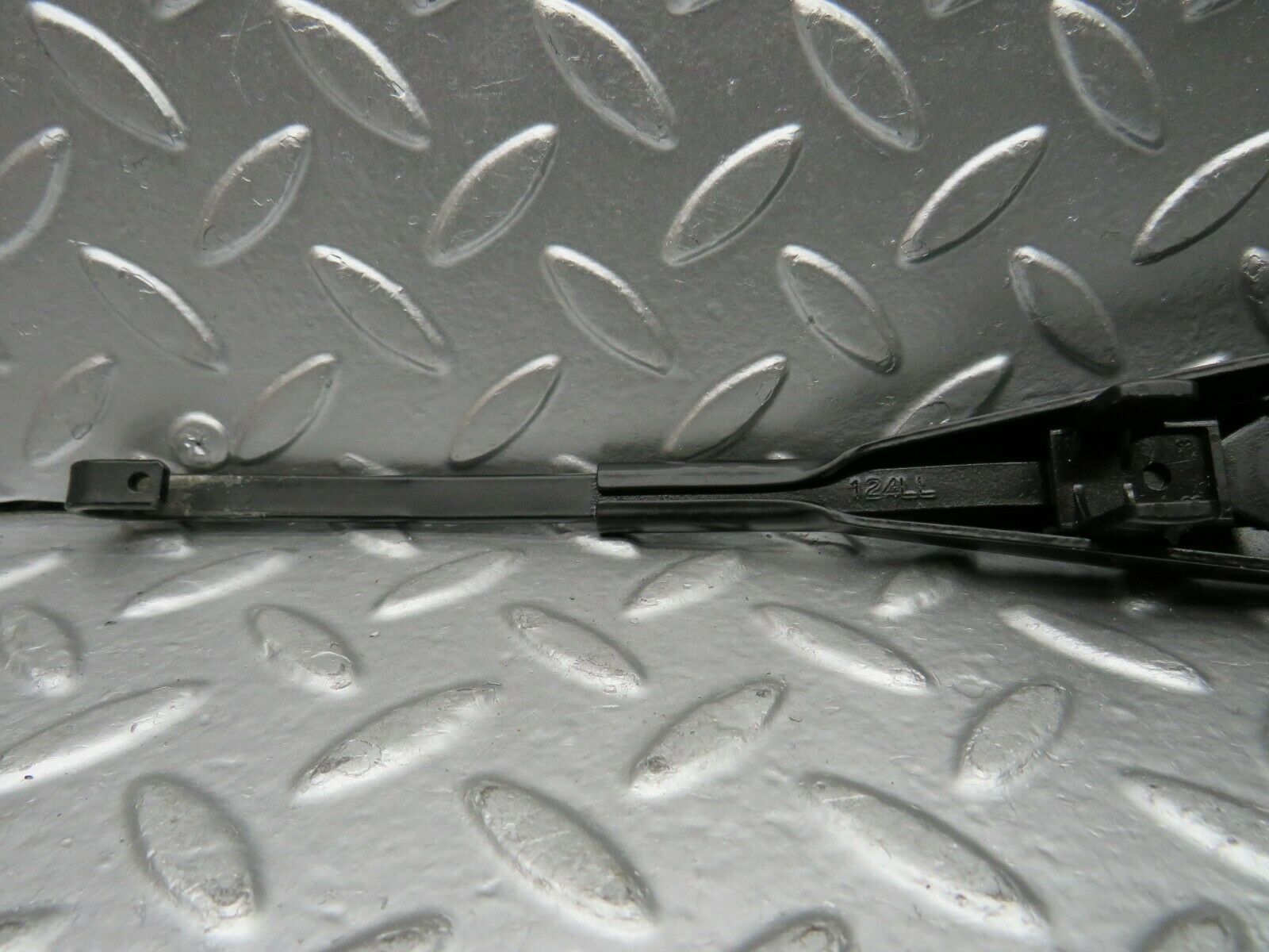 22483 Mercedes-Benz C124 E220 Coupe Wiper Arm