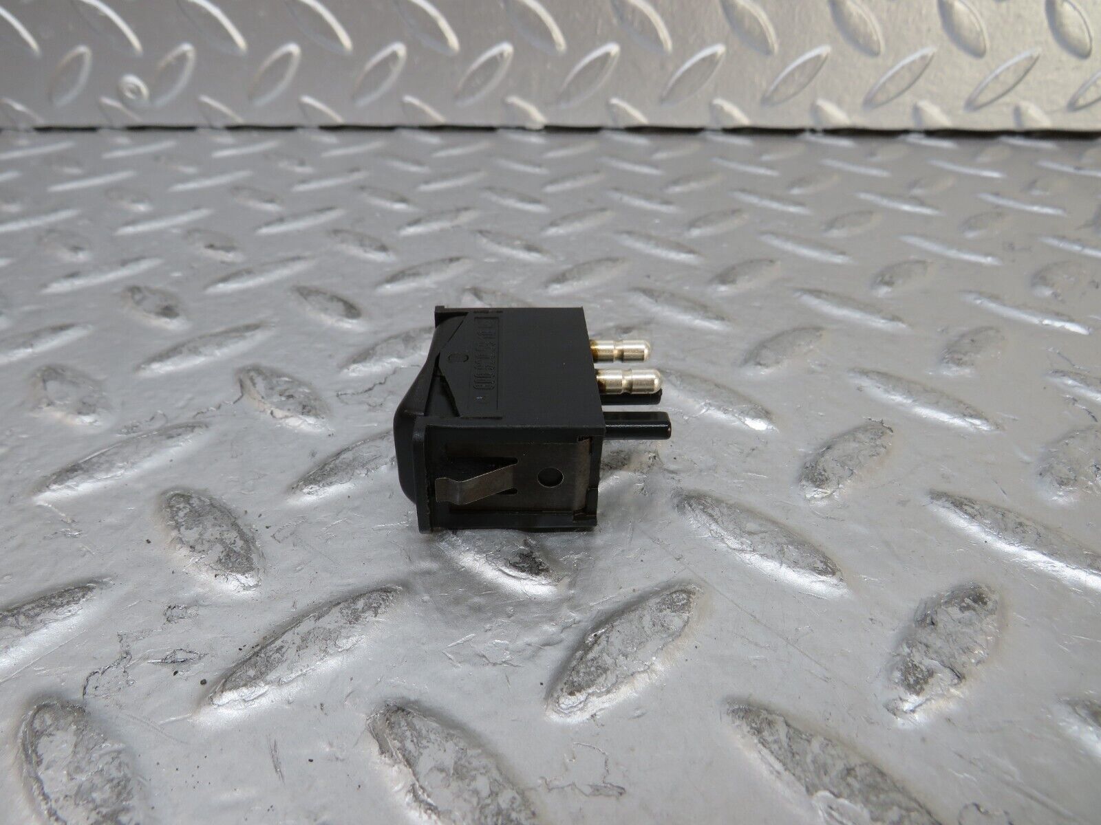 26908 Mercedes-Benz W123 240D Interior Light Switch 0008205910