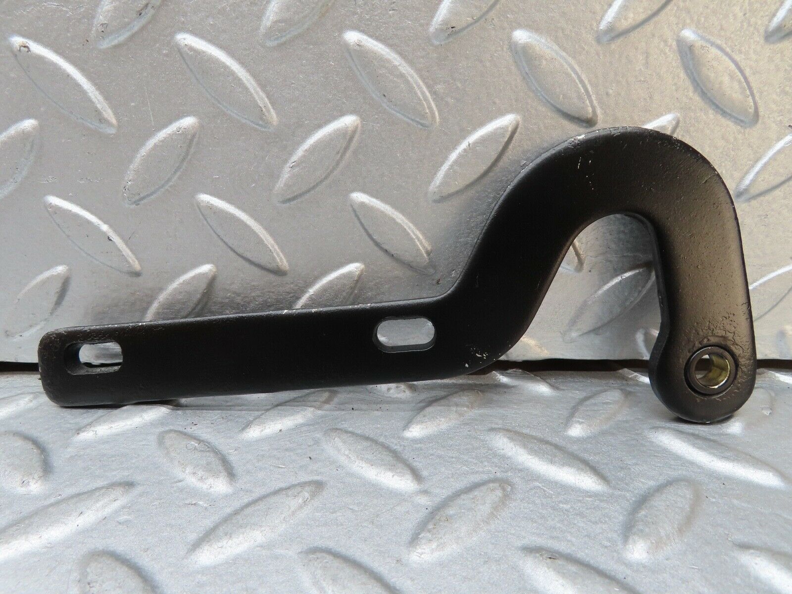 17600 Mercedes-Benz W116 450SEL Bonnet Hinge Support Right Side