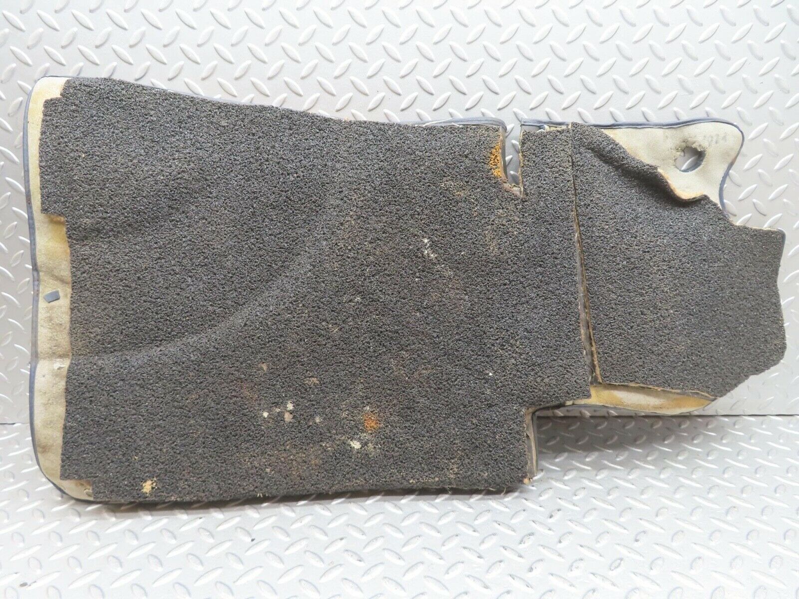 13888 Mercedes-Benz C107 280SLC Front Left Floor Carpet LHD 1076840330