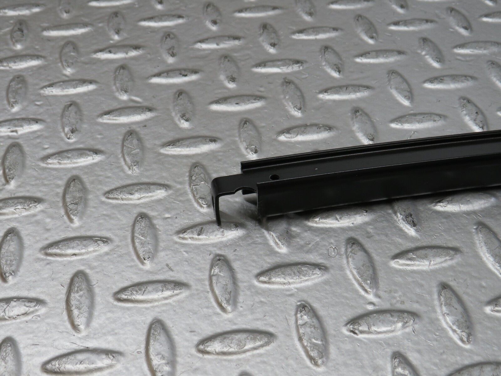 27774 Mercedes-Benz S124 300TE Wagon Rear Right Door Window Channel