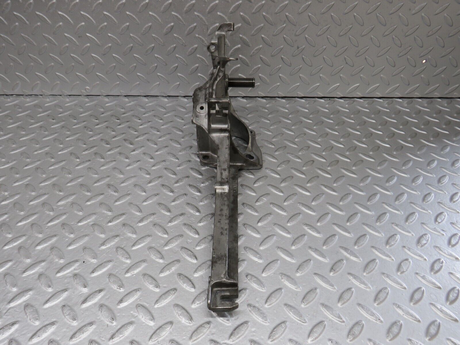 36161 Mercedes-Benz W126 420SE Brake Pedal Bracket 1262902819