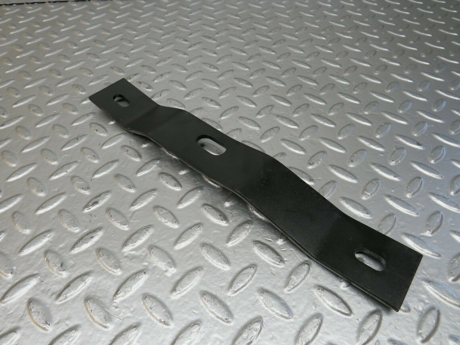 24564 Mercedes-Benz W108 Front Bumper Bracket