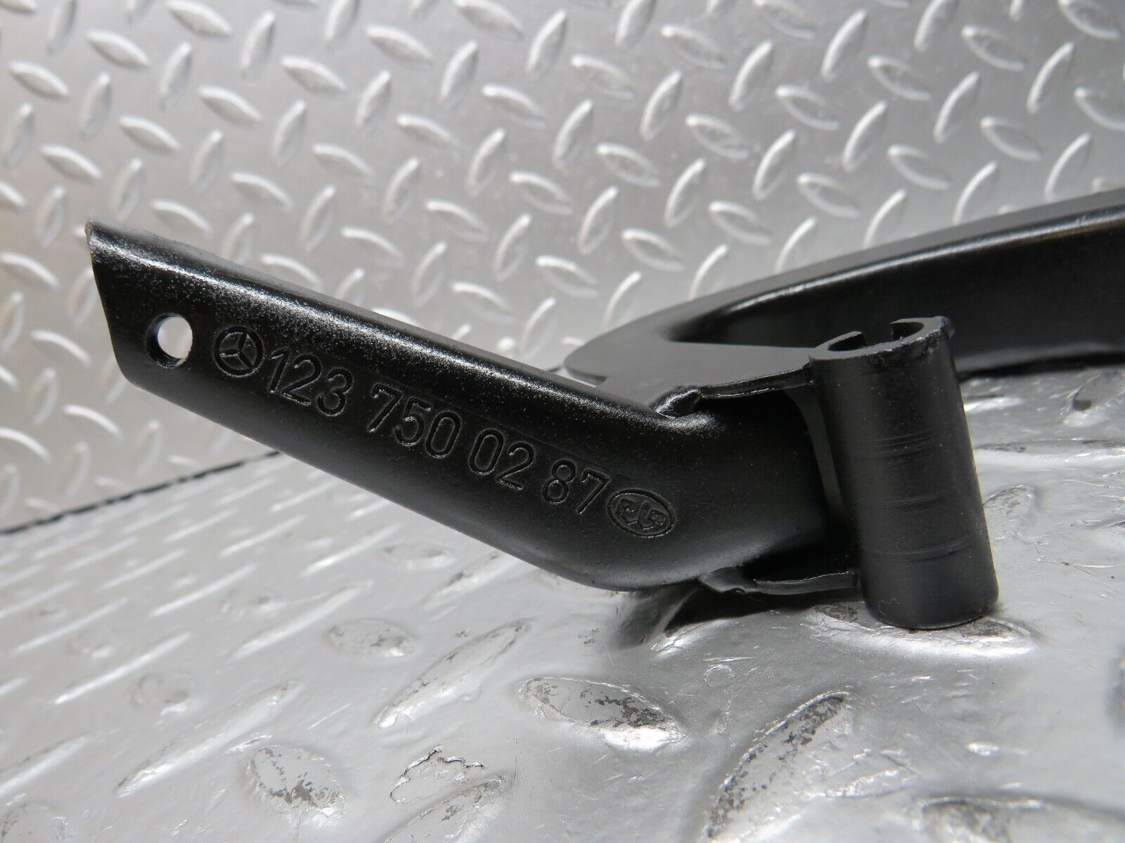 31130 Mercedes-Benz W123 200D Trunk Lid Hinge Right Side 1237500287