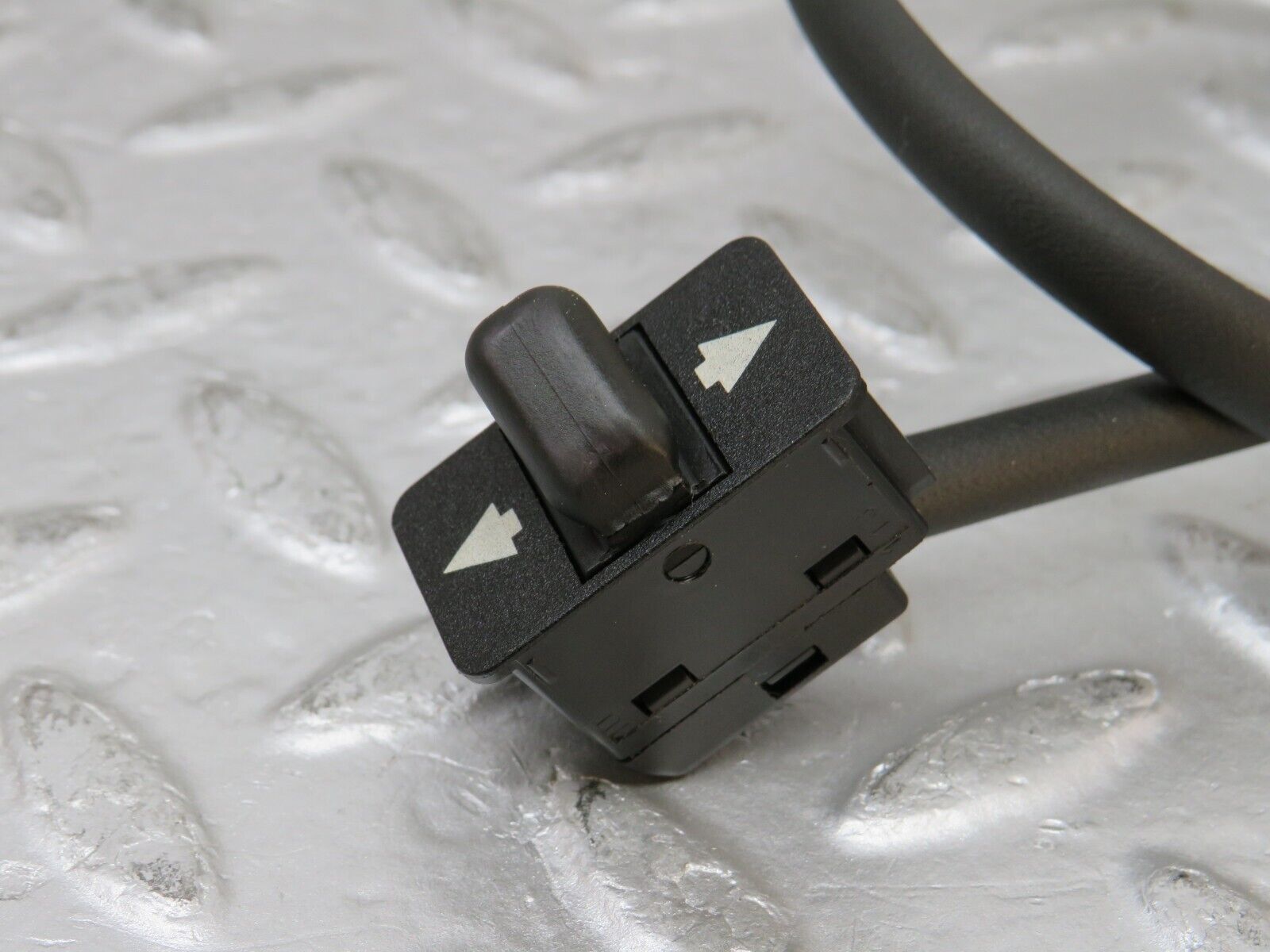 37978 Mercedes-Benz A124 320E Cabriolet Steering Column Adjustment Switch 0025458007