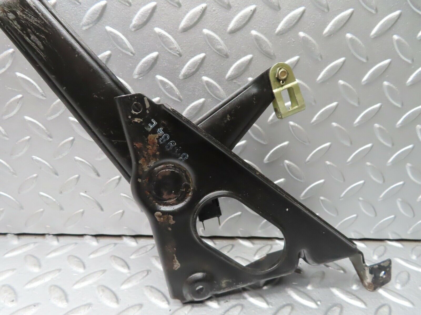 21293 Mercedes-Benz W123 230E Handbrake Regulator