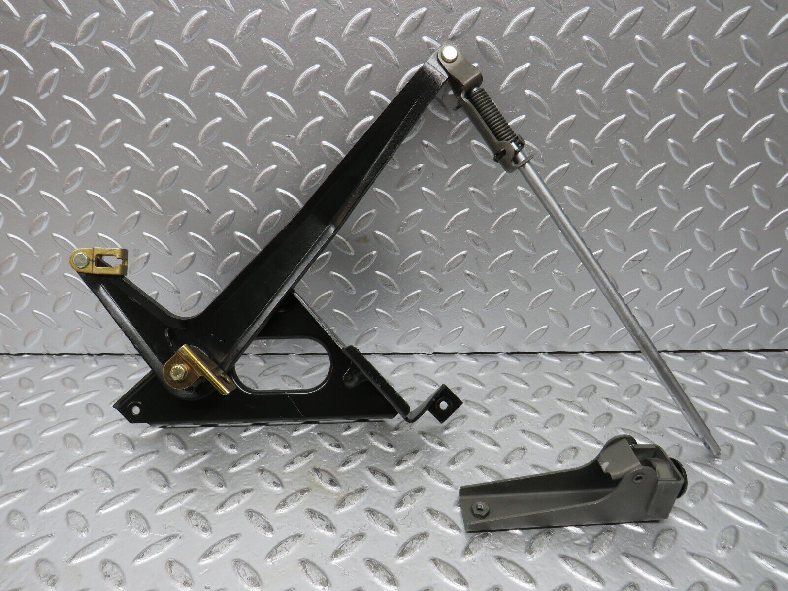 27455 Mercedes-Benz W123 280E Handbrake Regulator