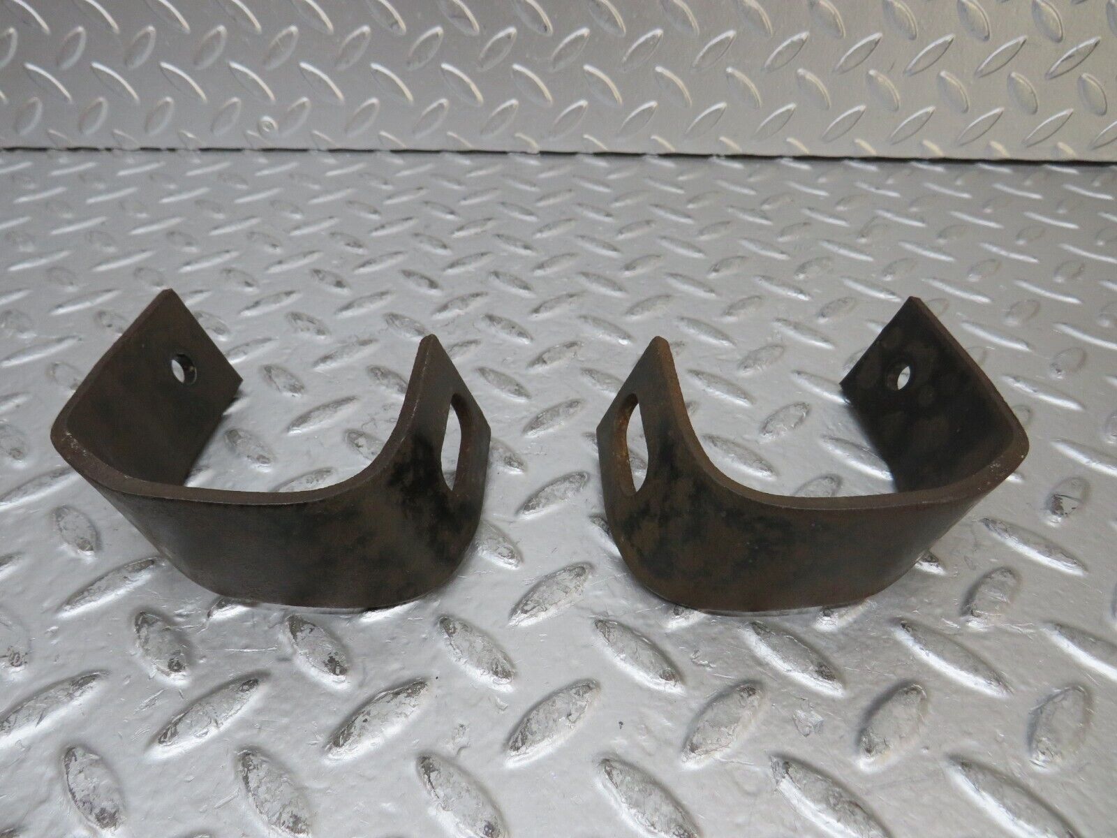 27089 Mercedes-Benz W123 280E Front Bumper Bracket Pair