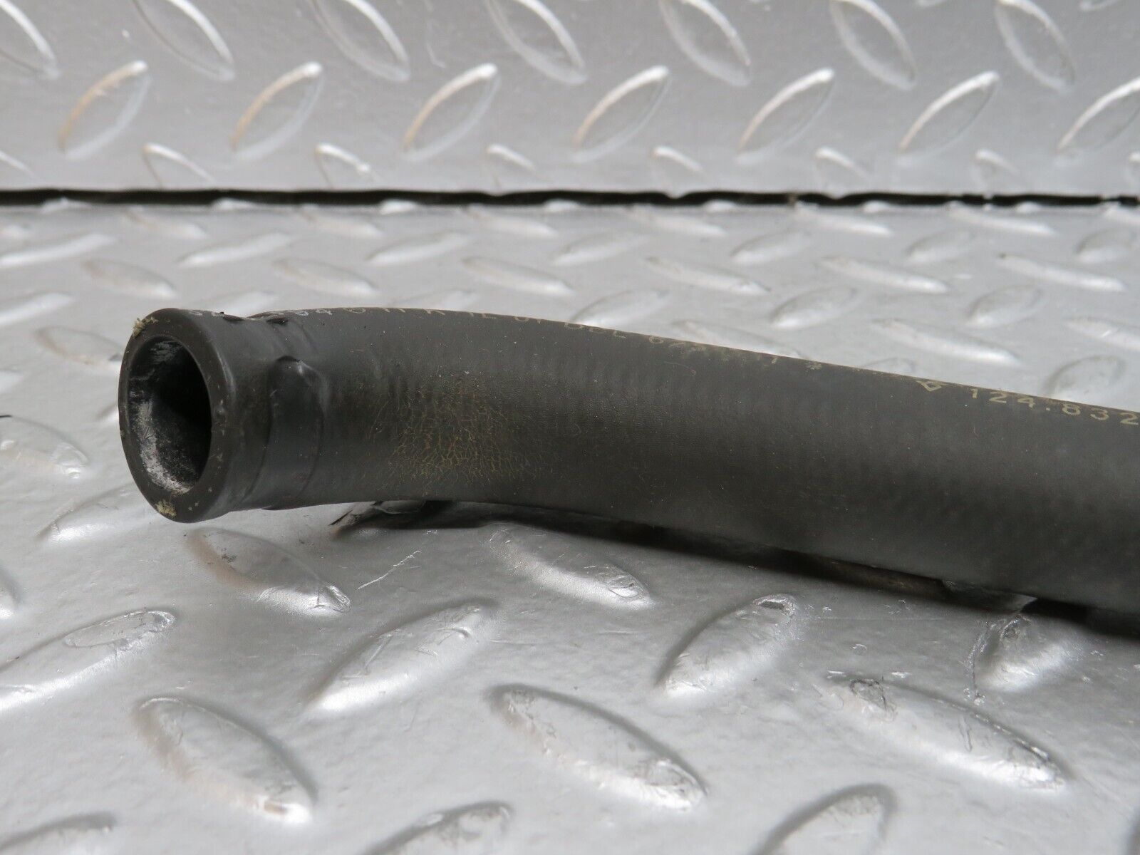 29562 Mercedes-Benz W124 230E Water Hose Pipe 1248325894