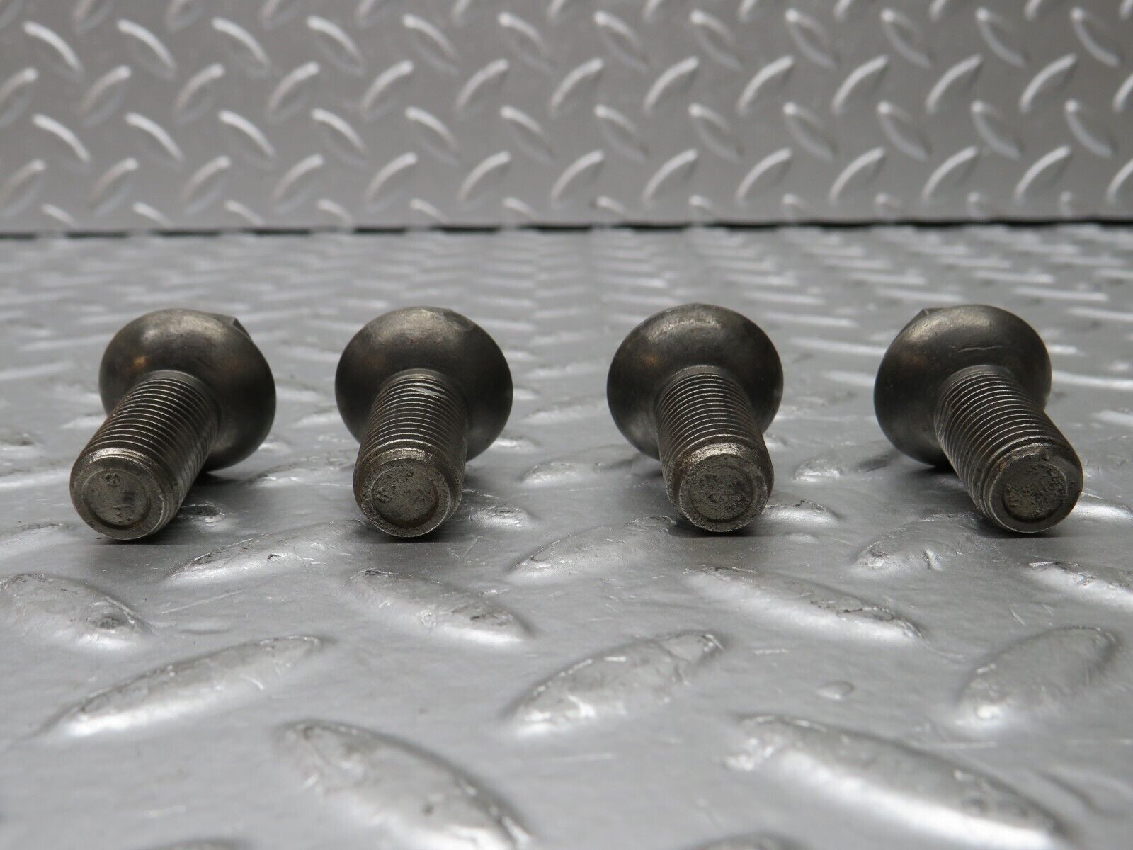 30091 Porsche 924 Alloy Wheel Lug Bolts Set M12x1.5