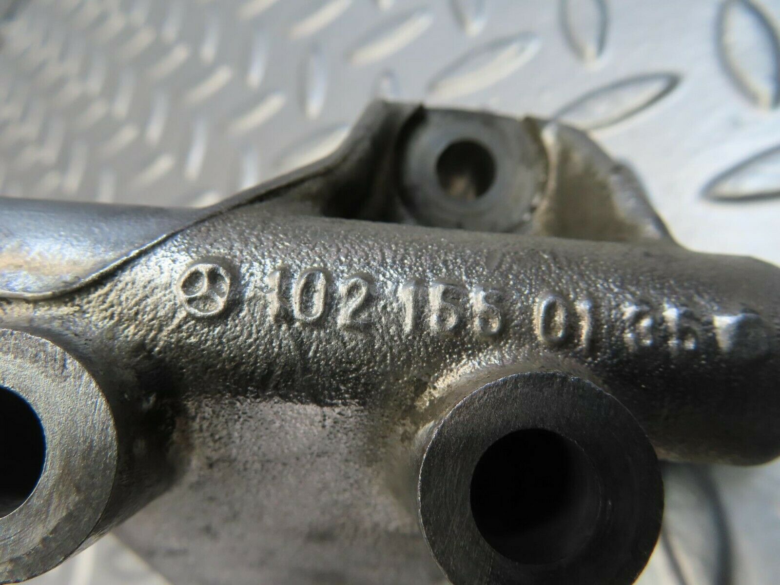 11470 Mercedes-Benz C123 230CE Coupe Alternator Holder Bracket 1021550135