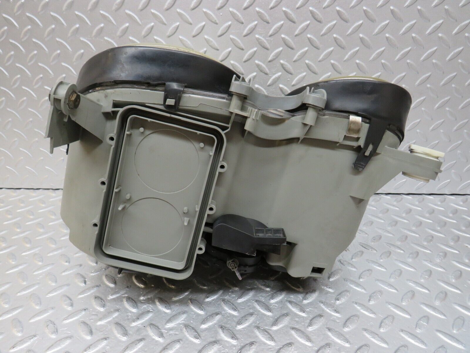 34848 Mercedes-Benz W210 320E Headlight Hella Right Side 15060800 2088000175