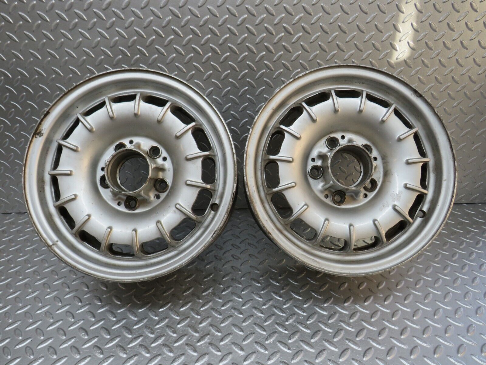 32227 Mercedes-Benz W123 Alloy Wheel Set Mexican Hat 5.5Jx14H2 ET30 1234001702