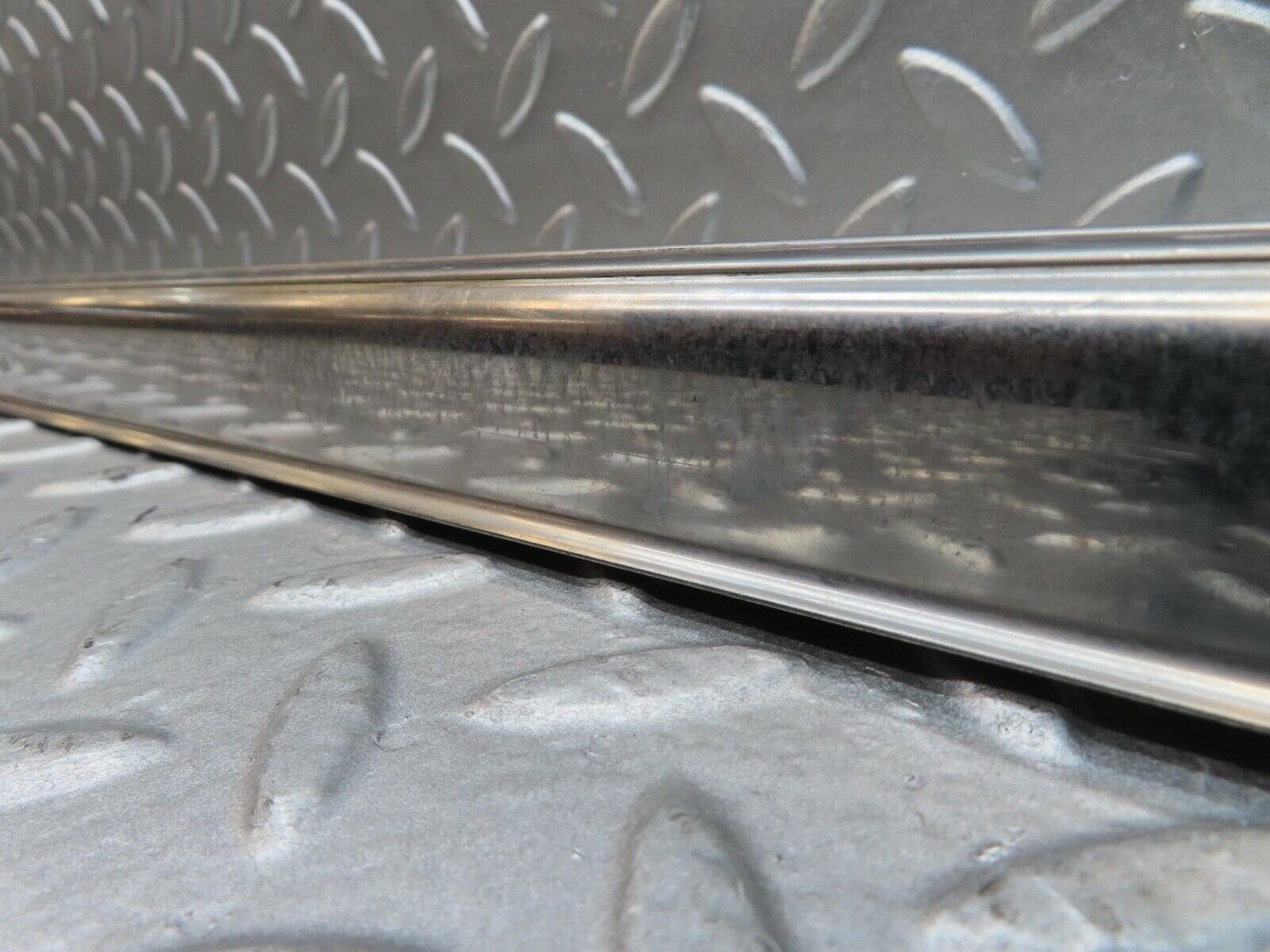 14118 Mercedes-Benz C107 280SLC Left Door Sill Chrome