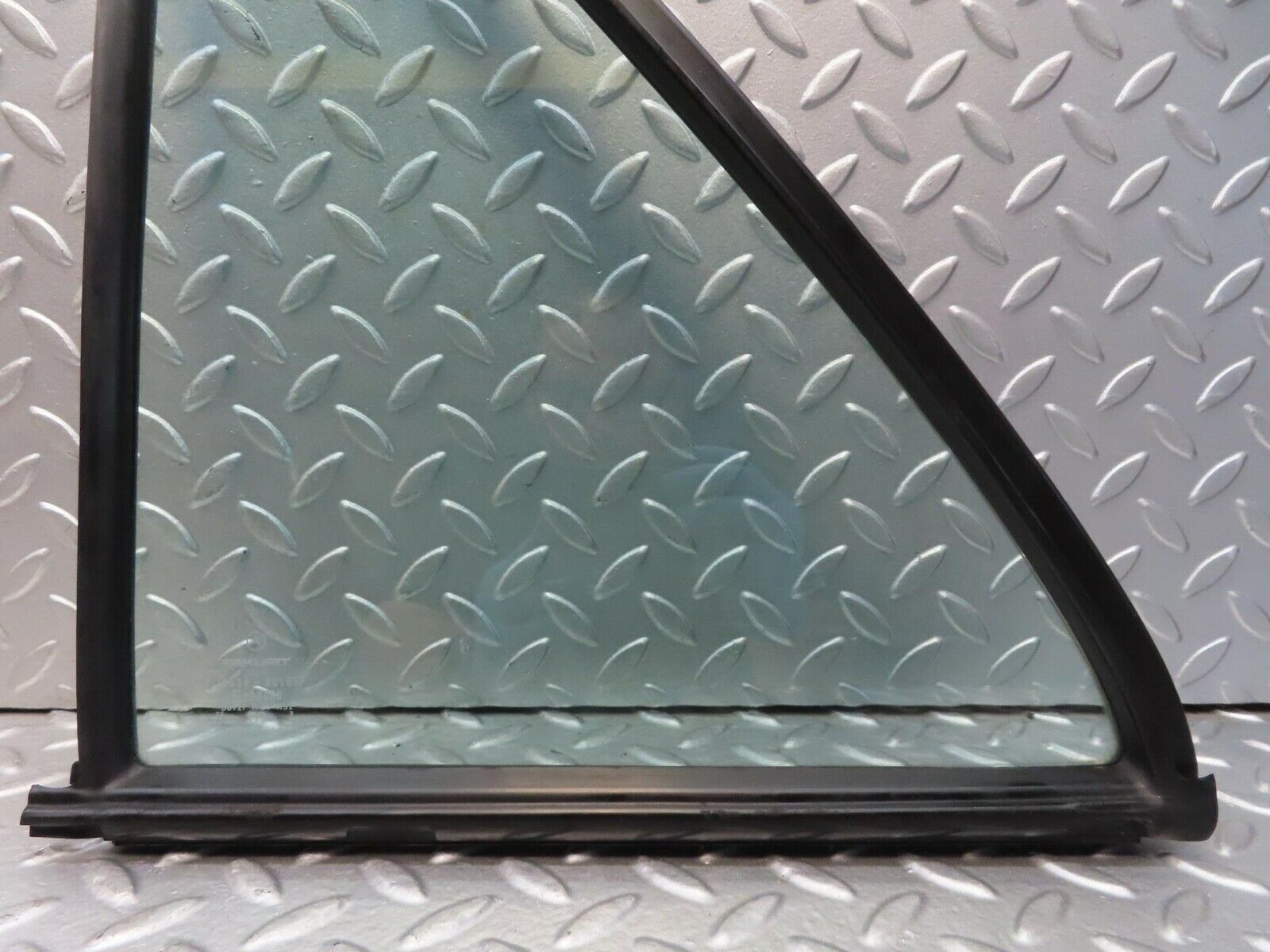 15431 Mercedes-Benz W123 230E Rear Left Quarter Window Glass 1237350124