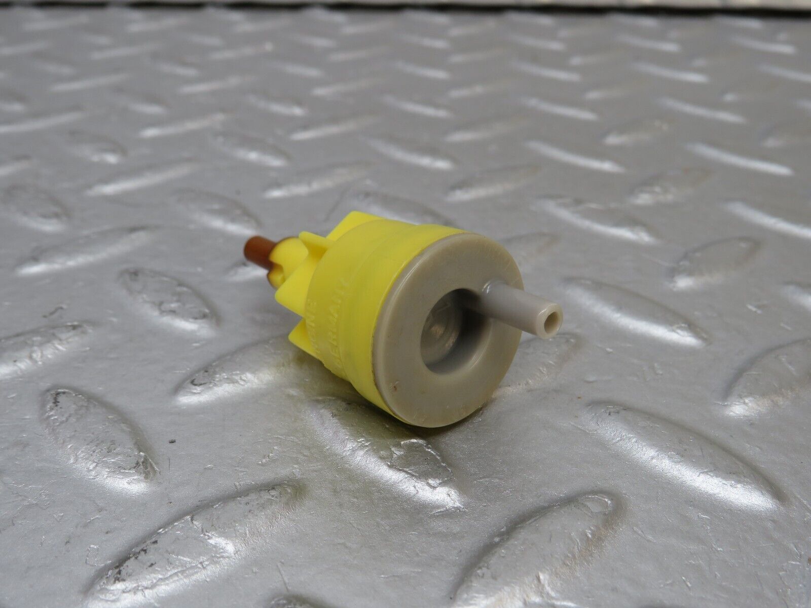 36902 Mercedes-Benz C126 420SEC Coupe Vacuum Check Valve Set 1268000078 1268000478