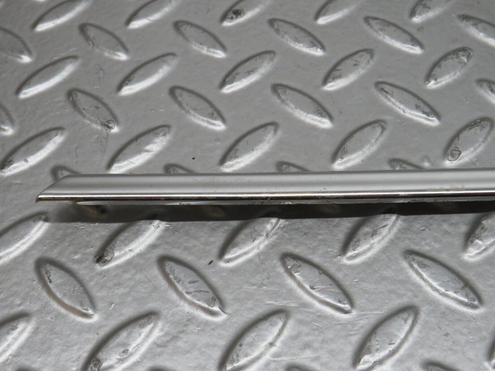 28472 Mercedes-Benz S123 240D Wagon Front Left Door Chrome Moulding Trim