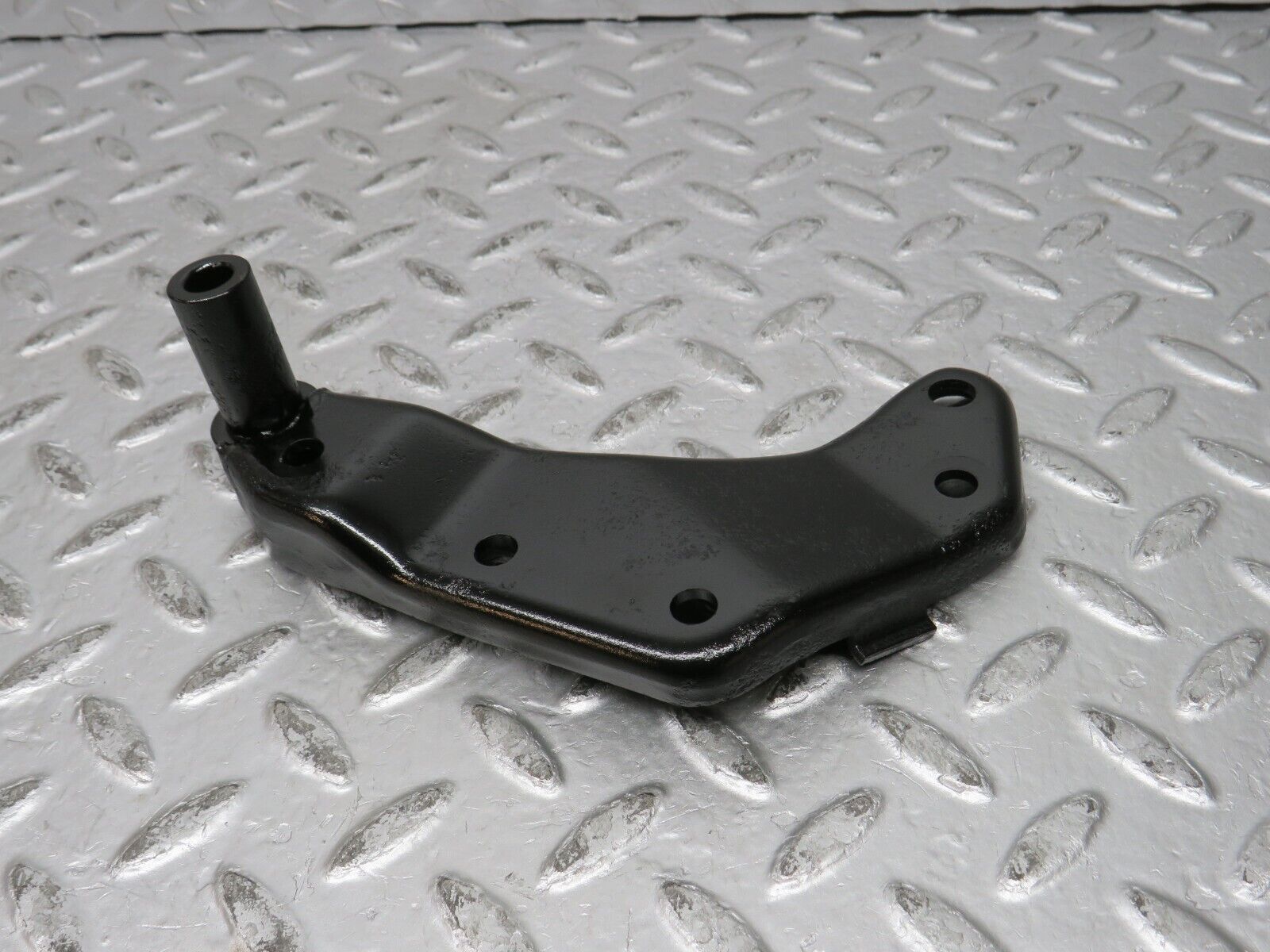 32128 Mercedes-Benz W123 230E Alternator Generator Bracket