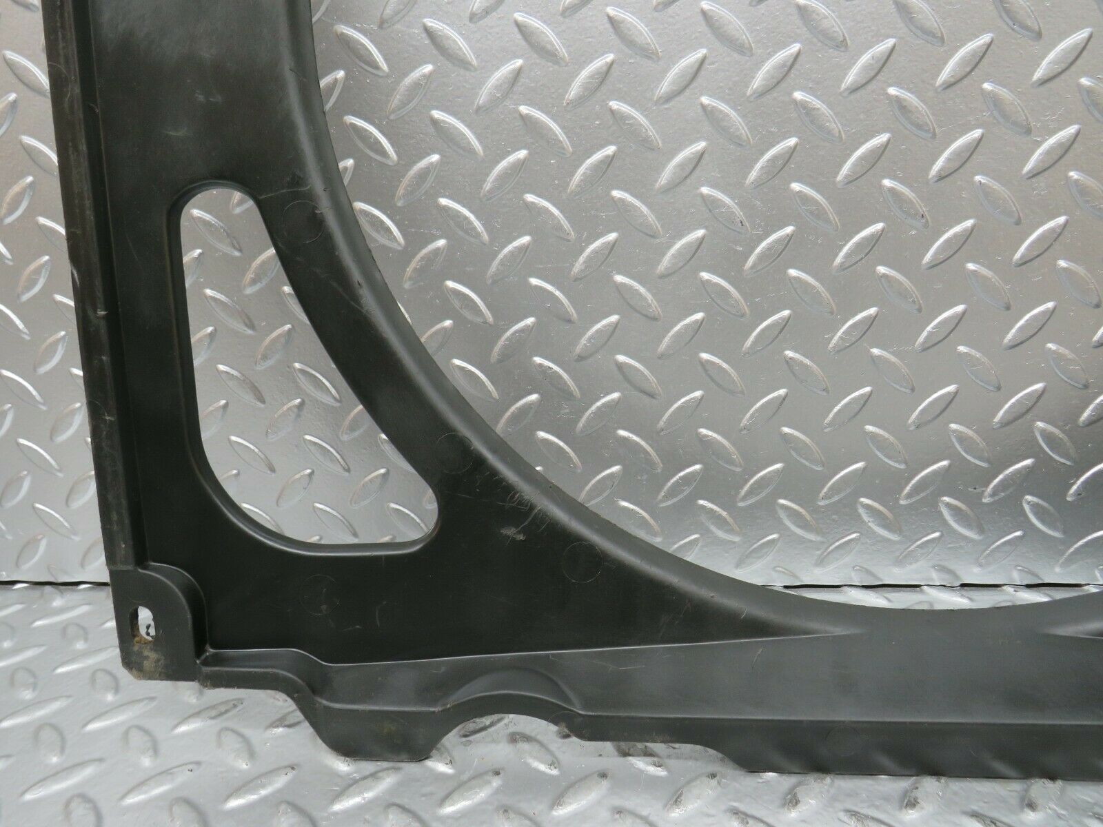 23236 Mercedes-Benz W116 350SE Radiator Fan Shroud Fan Cover 1165050355