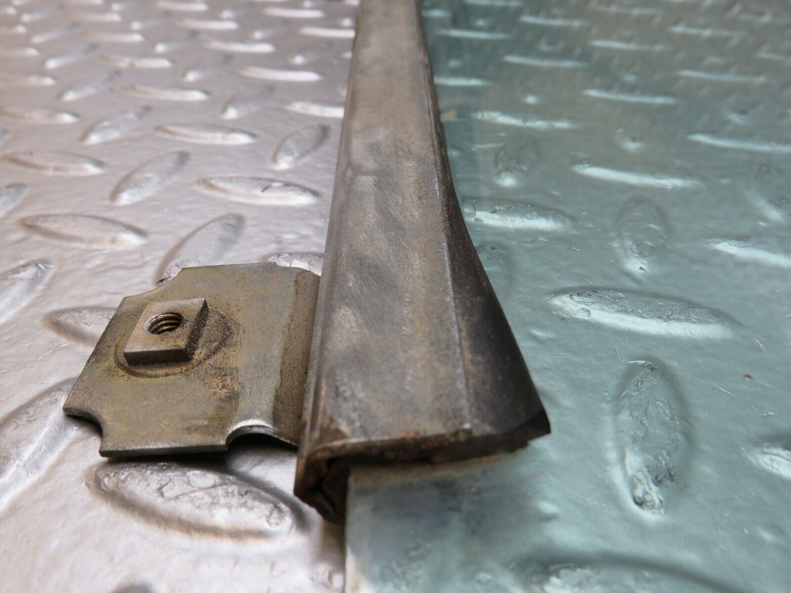 26168 Mercedes-Benz W116 450SE Rear Left Door Window Glass