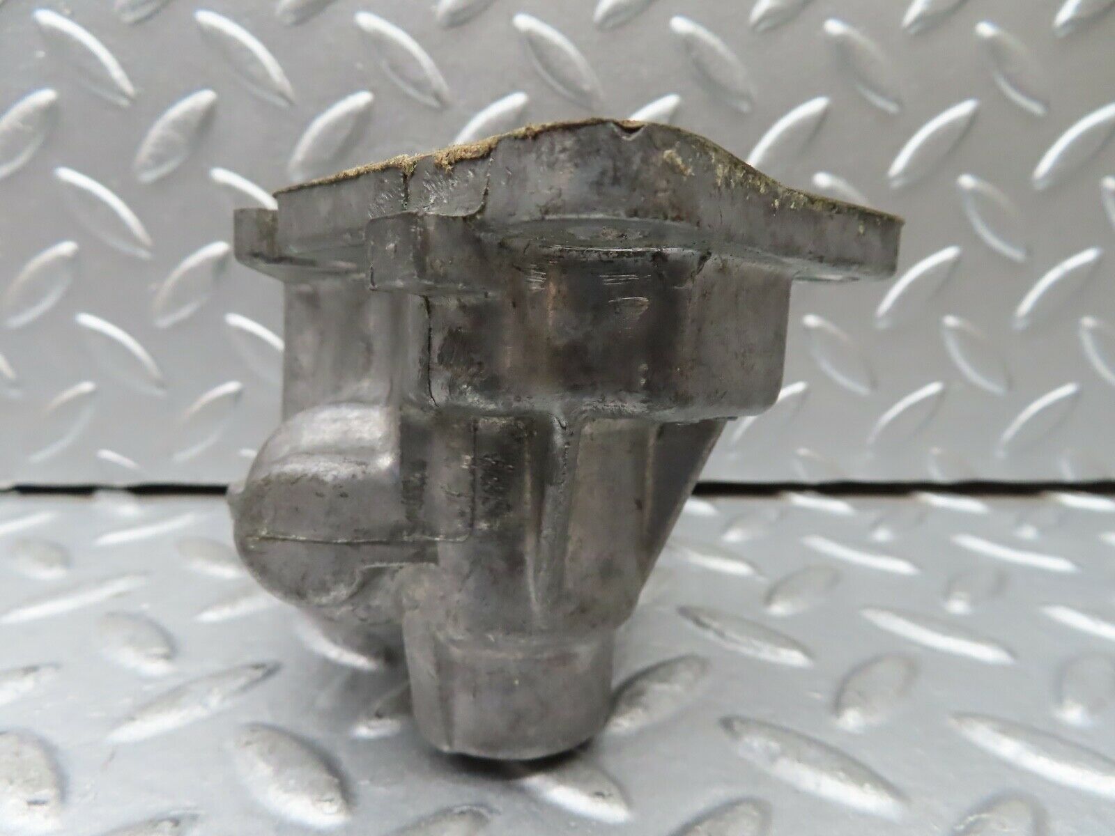 20358 Mercedes-Benz W114 280CE Coupe Ignition Distributor Housing 1101580215