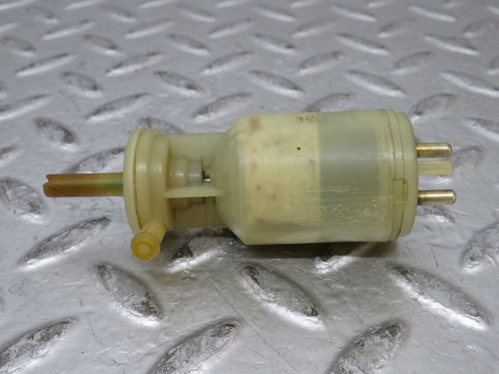 27059 Mercedes-Benz W123 280E Windscreen Washer Pump