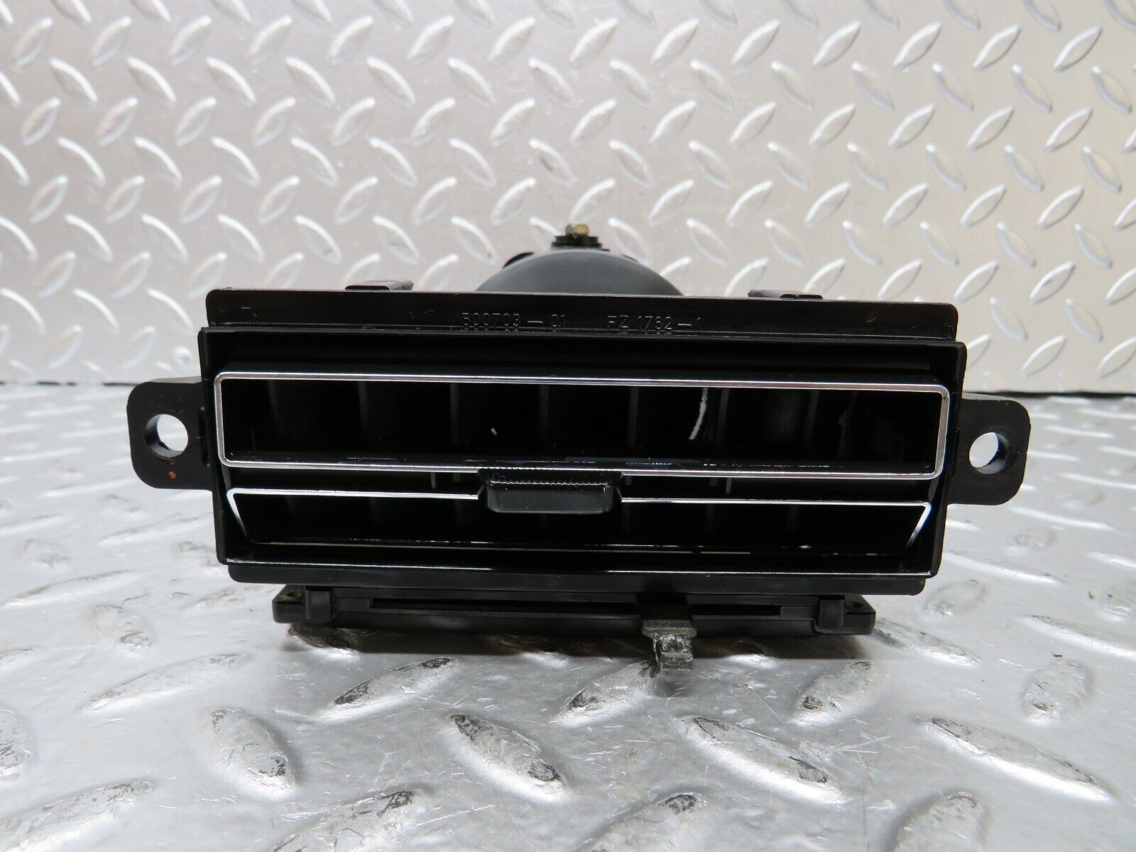 26181 Mercedes-Benz W116 450SE Dashboard Air Vent 1168310130