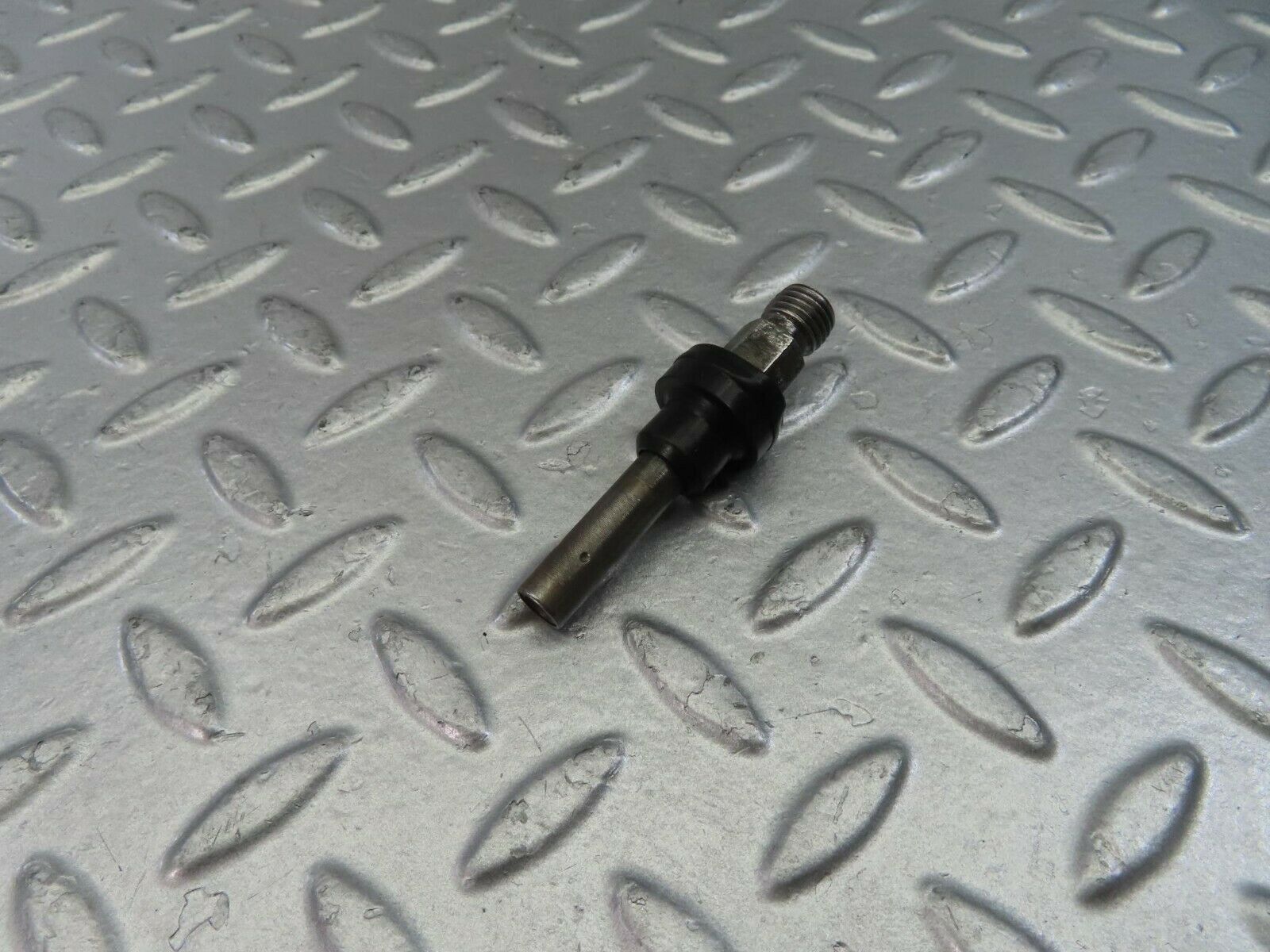 10795 Mercedes-Benz W123 230E Fuel Injector Bosch