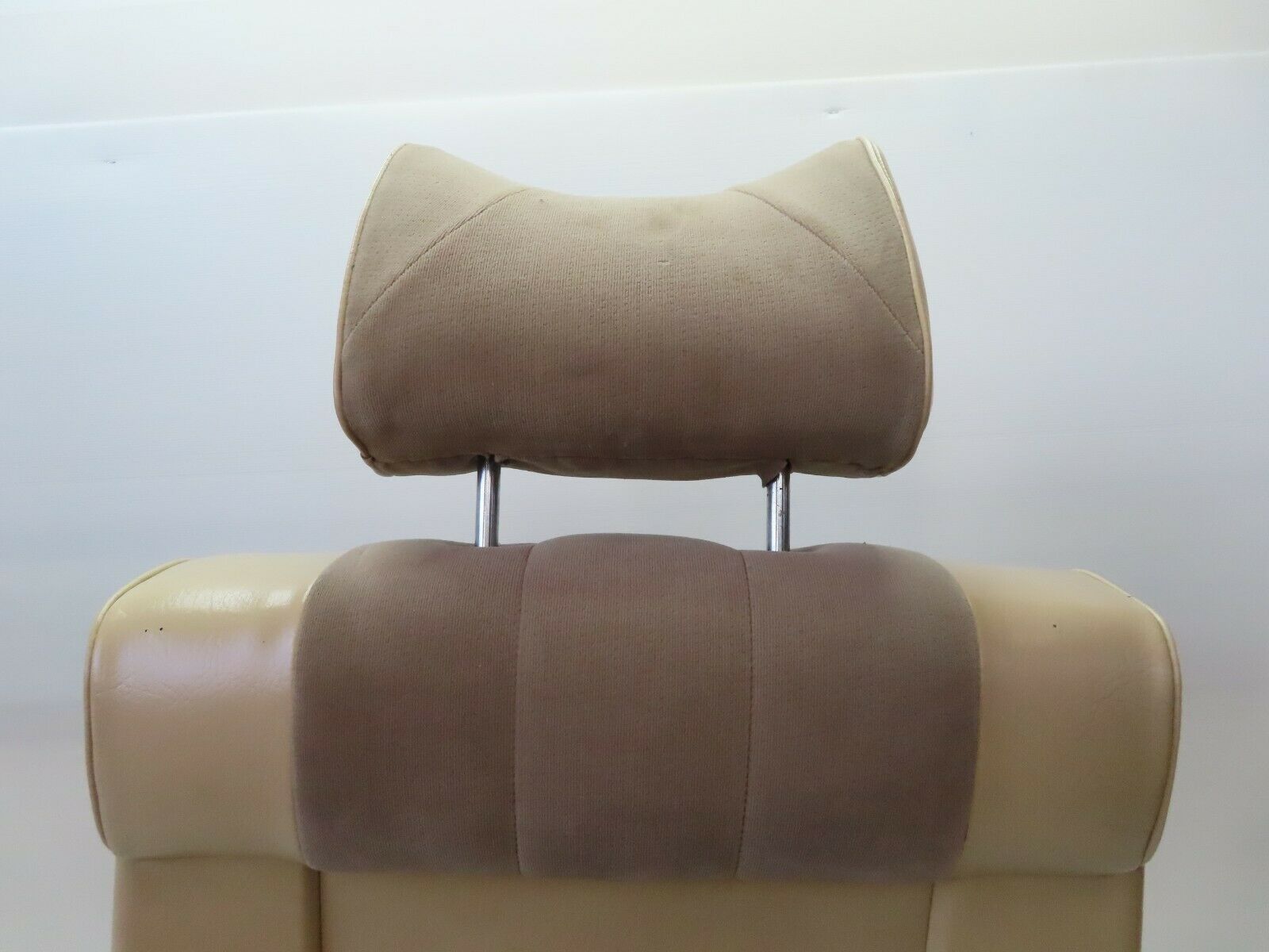 7322 Mercedes-Benz W116 450SE Front Right Seat Passenger Seat