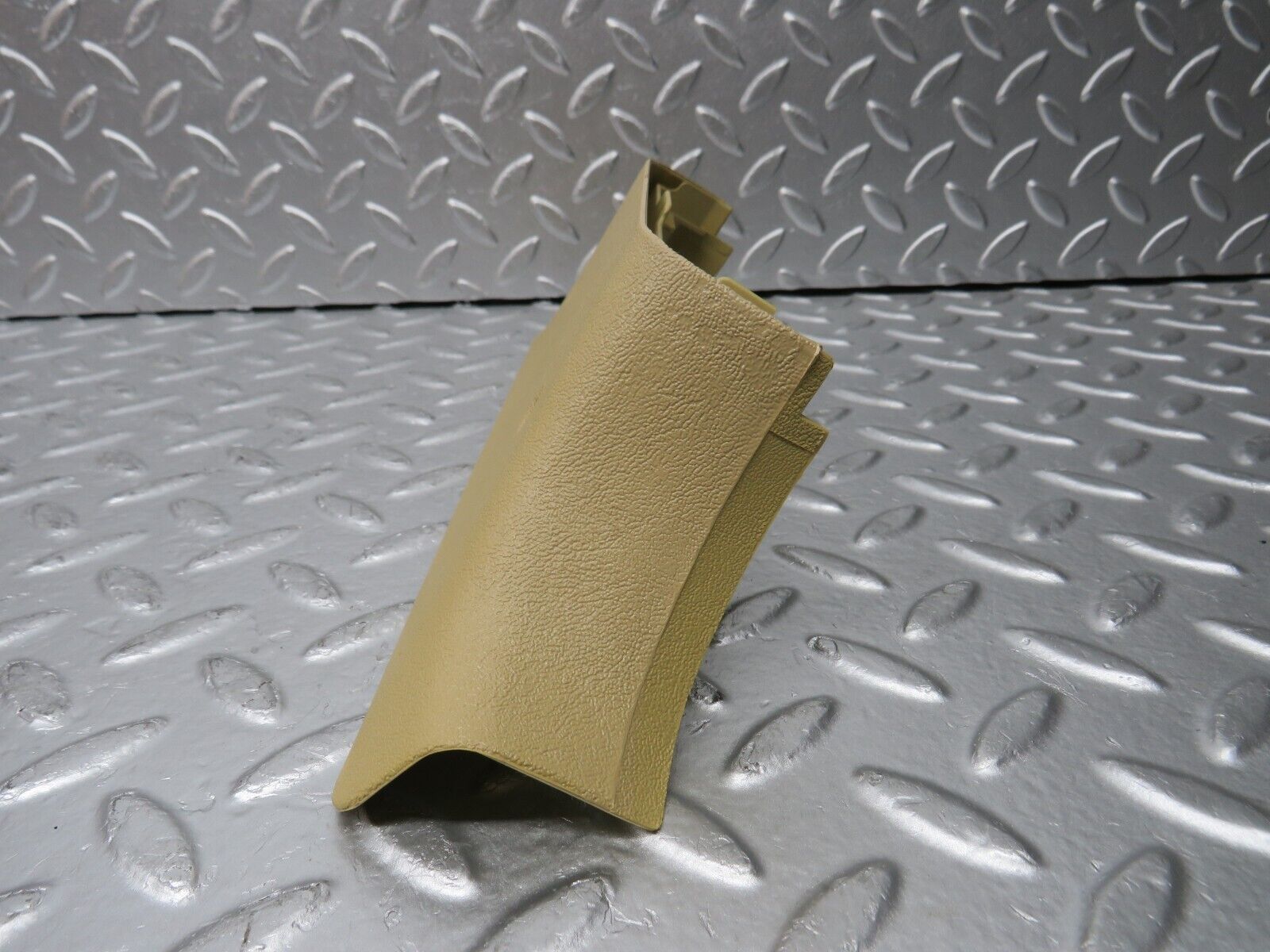 30588 Mercedes-Benz W201 190E 2.0L B Pillar Bottom Cover Left Side Beige 2016920122