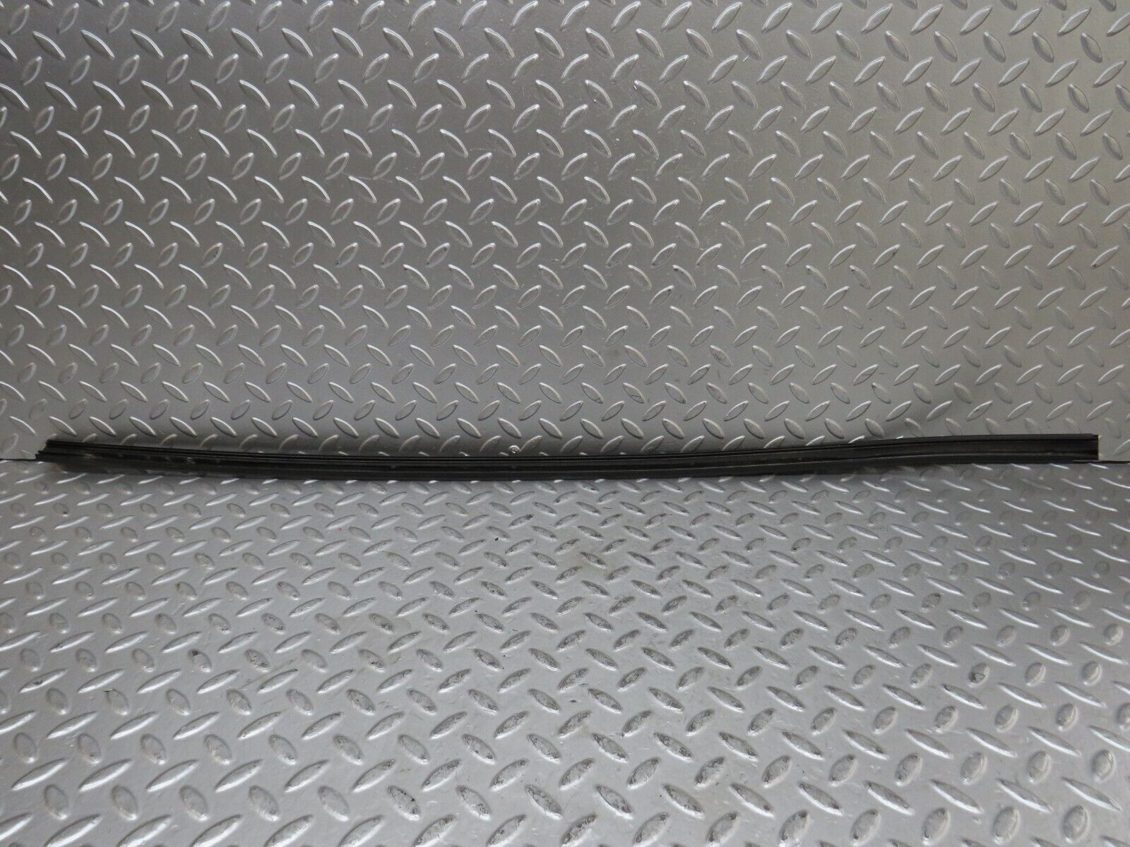 27758 Mercedes-Benz S124 300TE Wagon Roof Moulding Trim