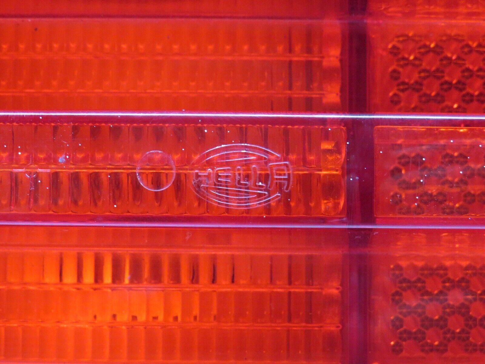 28020 Mercedes-Benz W123 280E Tail Light Left Side Hella