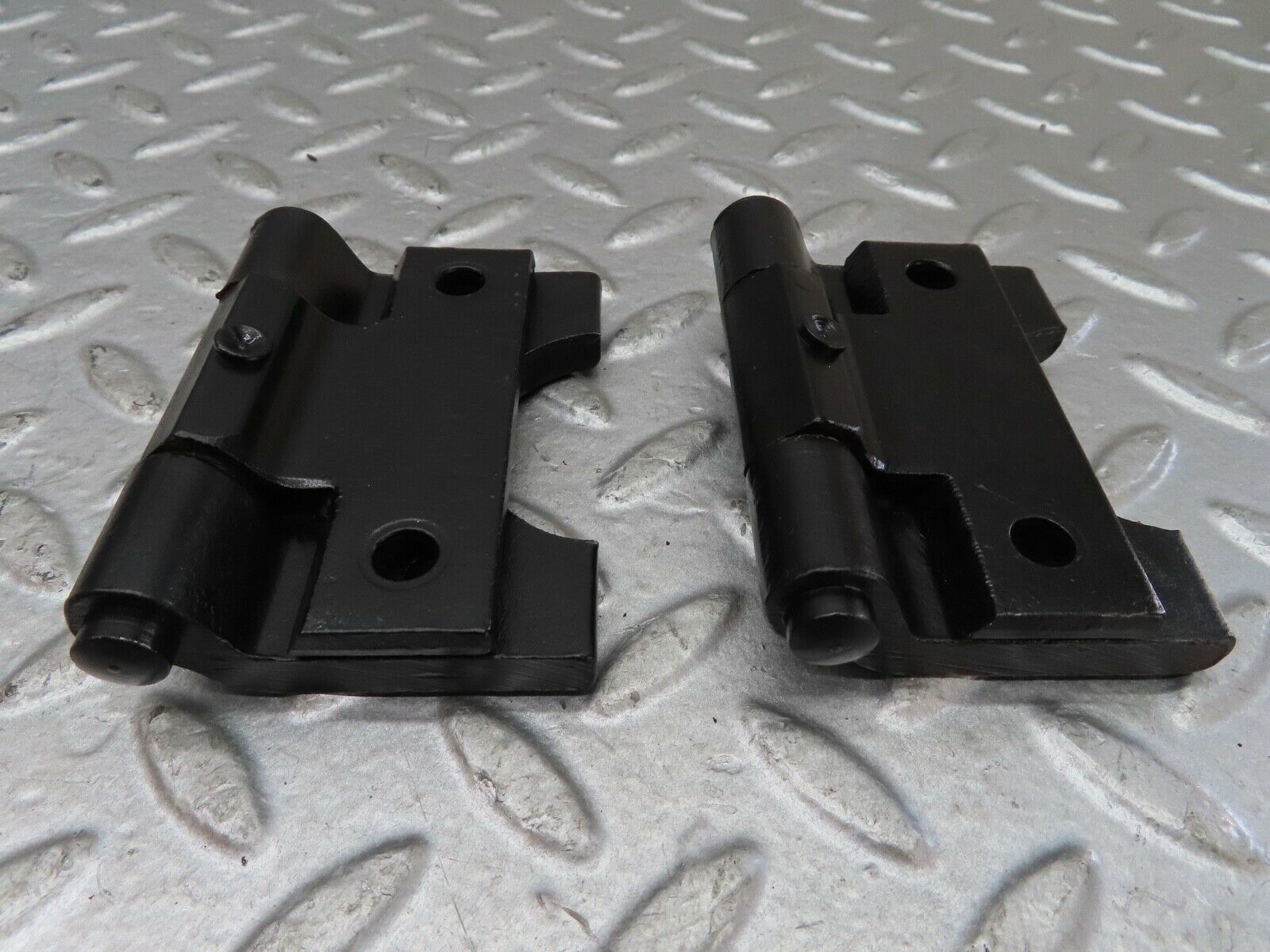 18791 Mercedes-Benz W116 Left Door Hinges Pair